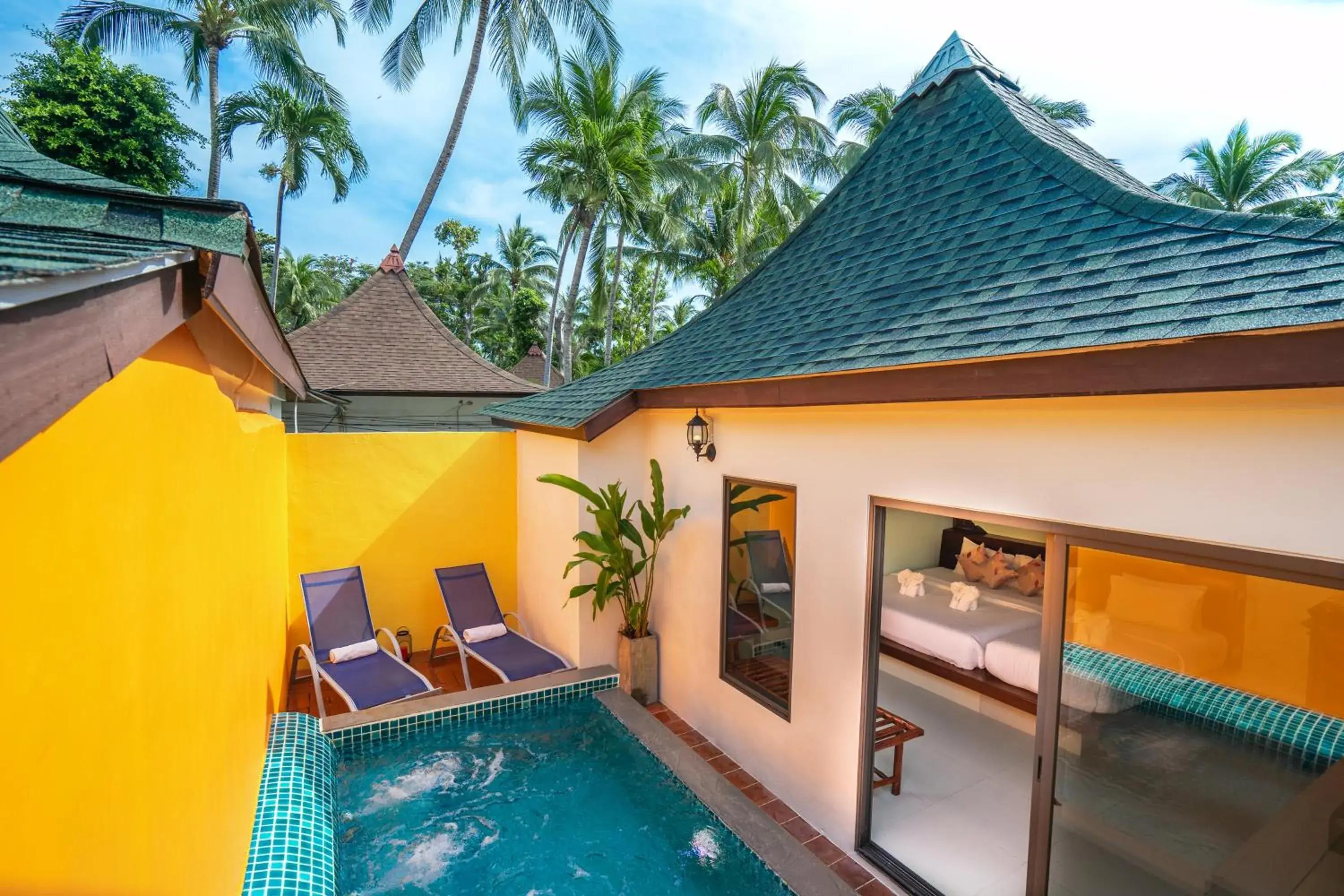 Swimming pool in Chaweng Buri Resort Swimming pool in Chaweng Buri Resort