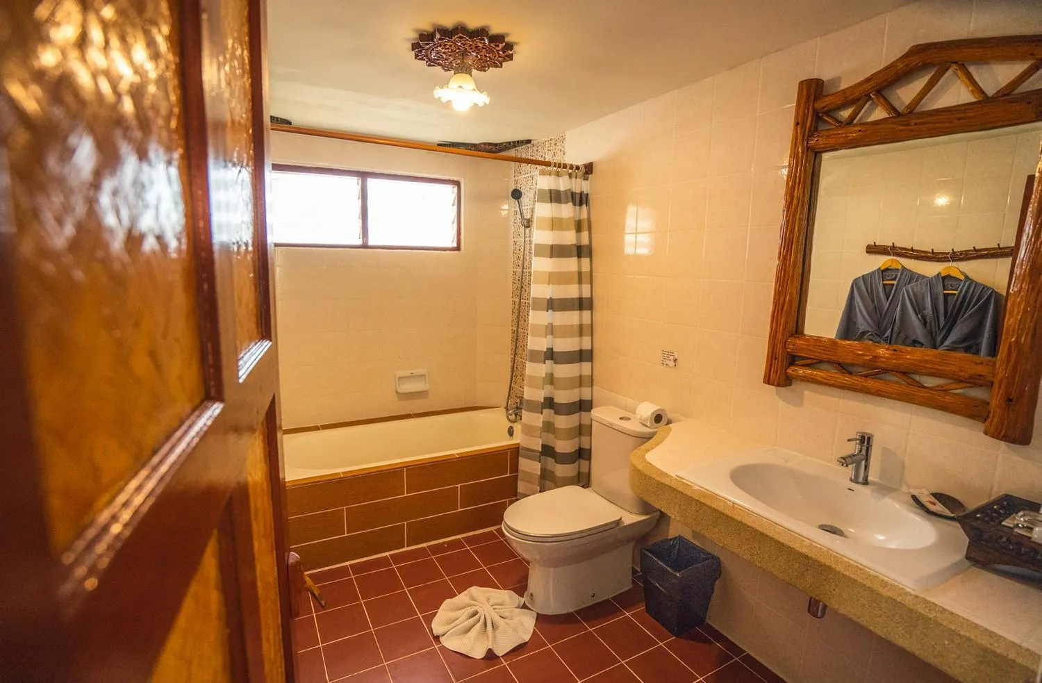 Bath, Bathroom in Chawengburi Resort