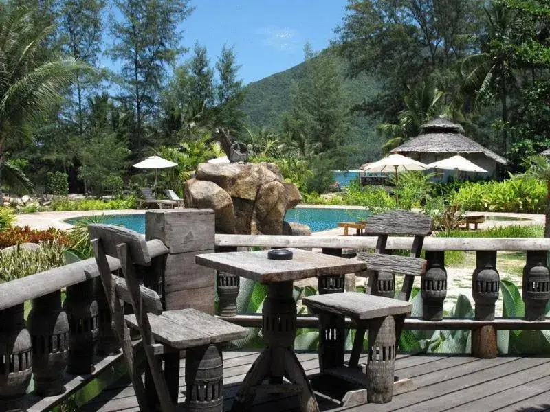 Air-Conditioned Bungalow with Shower in Malibu Beach Bungalows Air-Conditioned Bungalow with Shower in Malibu Beach Bungalows