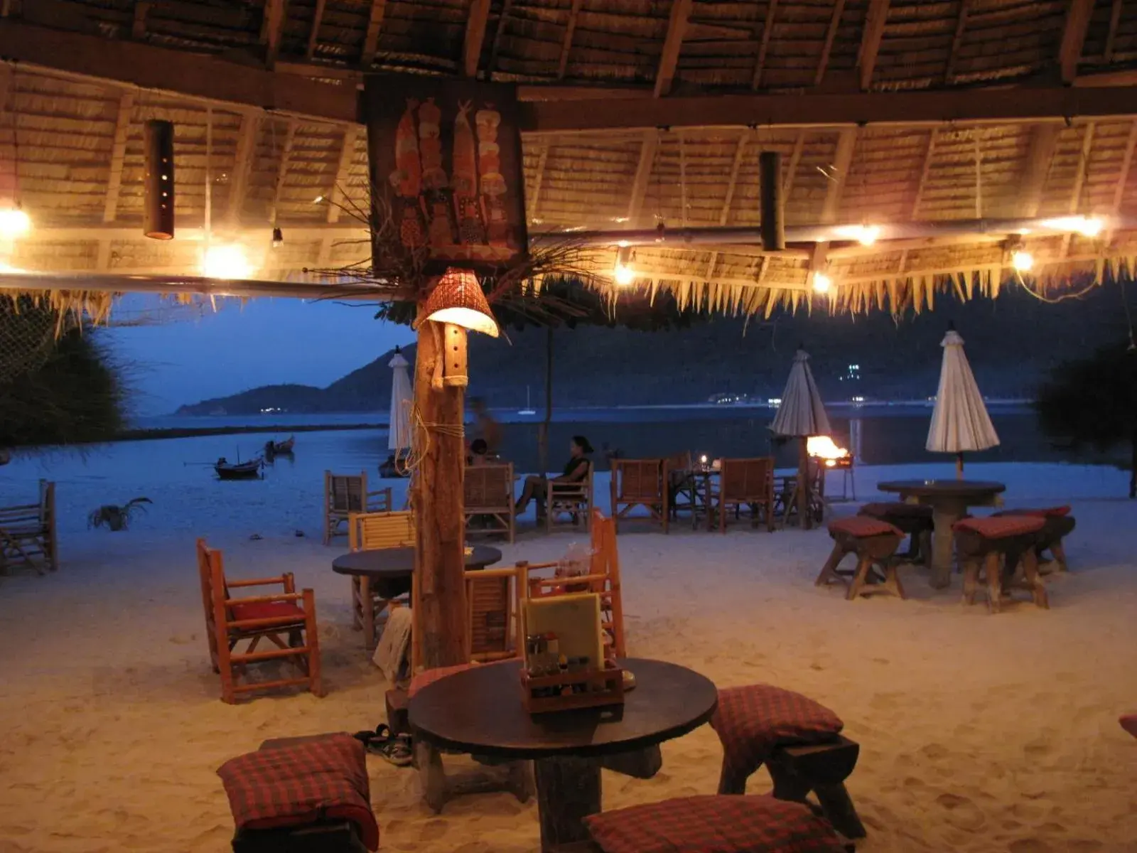 Restaurant/places to eat in Malibu Beach Bungalows Restaurant/places to eat in Malibu Beach Bungalows