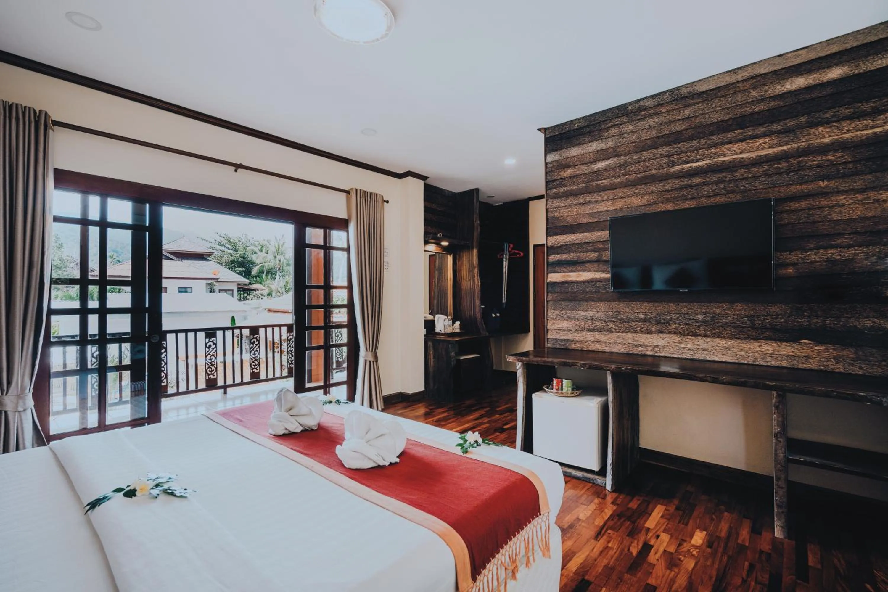 Photo of the whole room, Bed in Havana Beach Resort Phangan