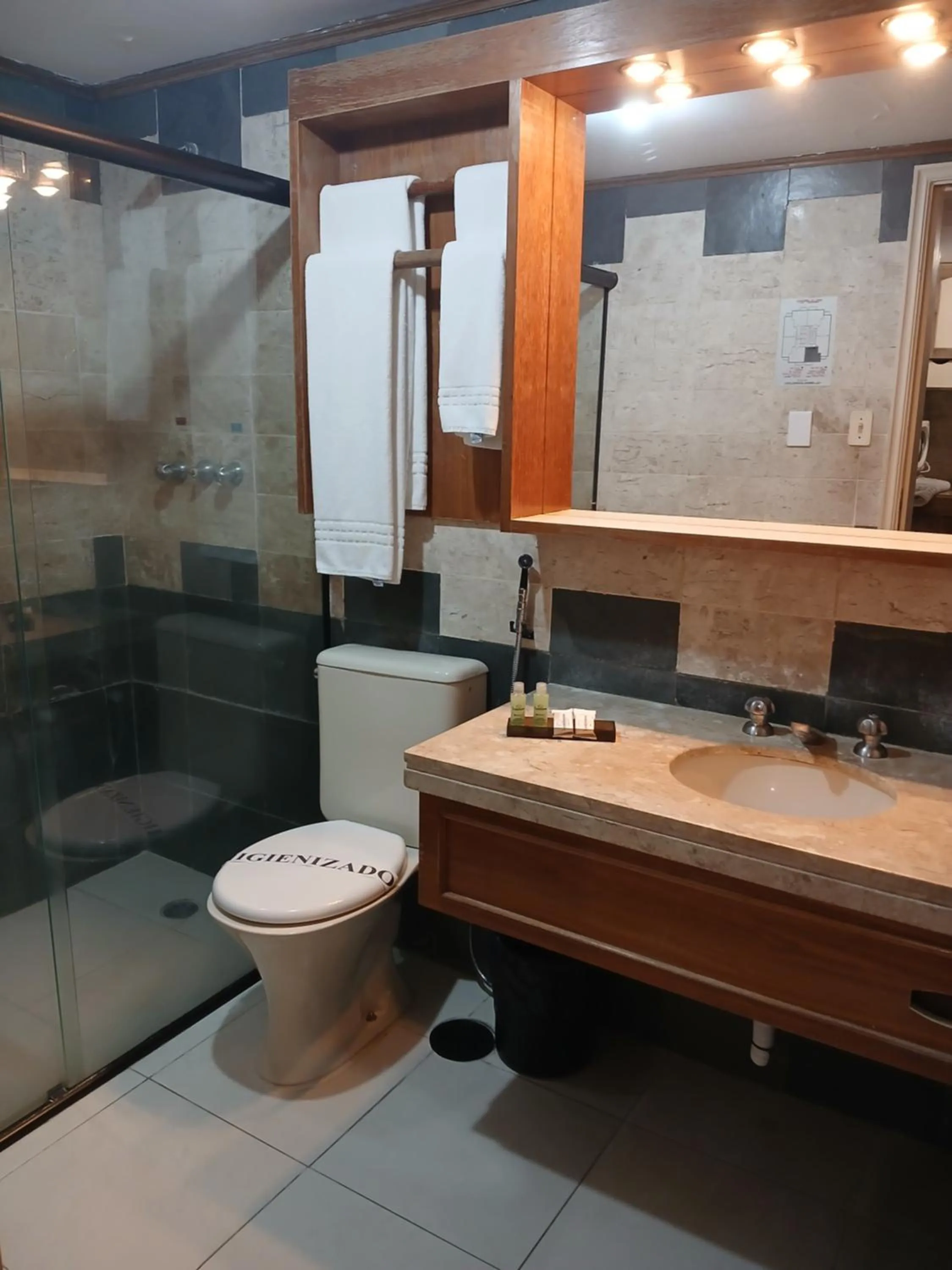 Bathroom in Landmark Residence - OFICIAL