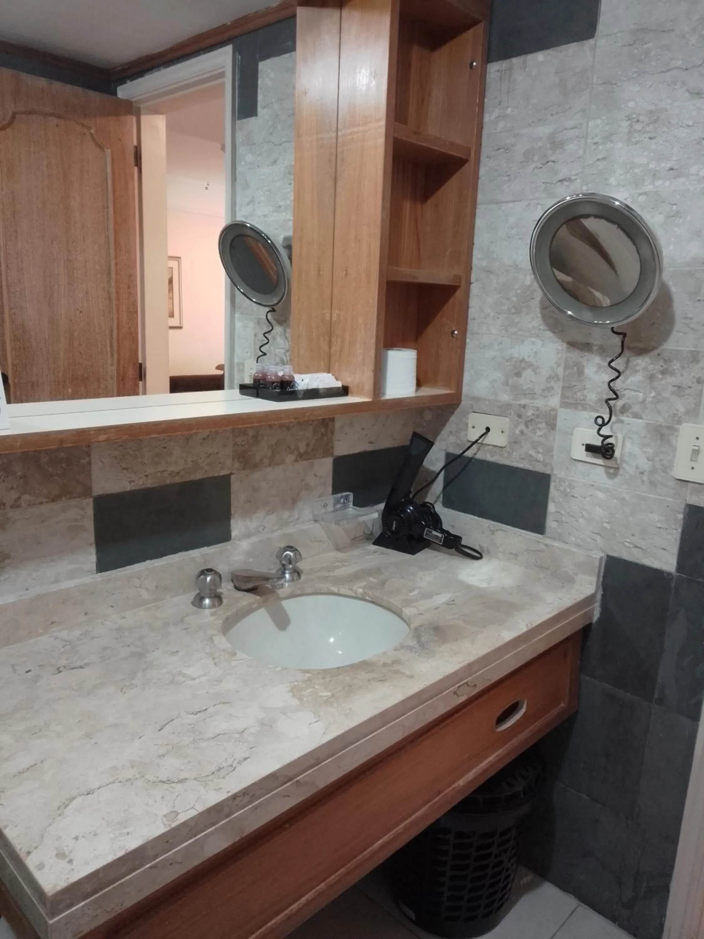 Landmark Residence - OFICIAL