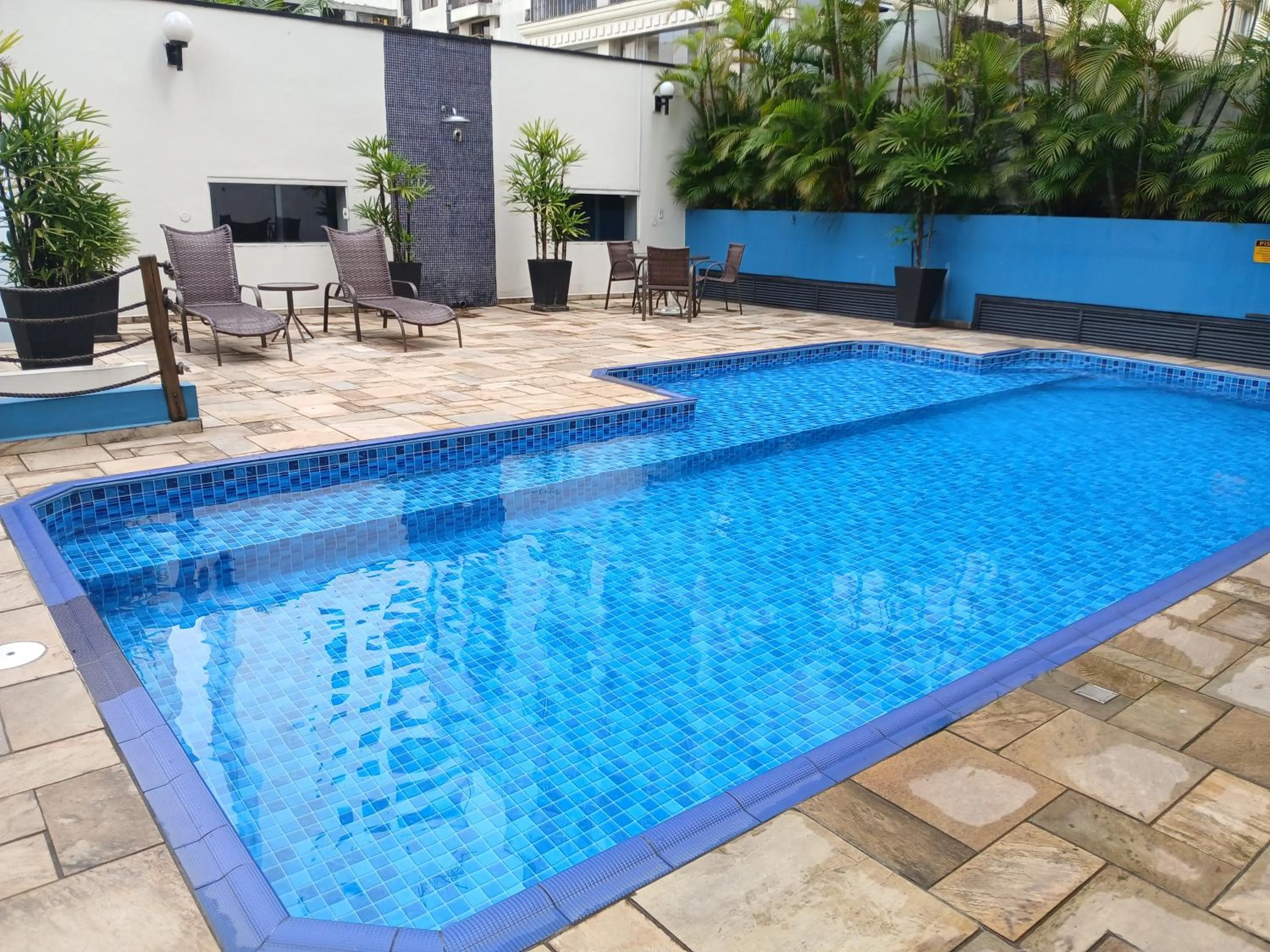 Swimming pool in Landmark Residence - OFICIAL