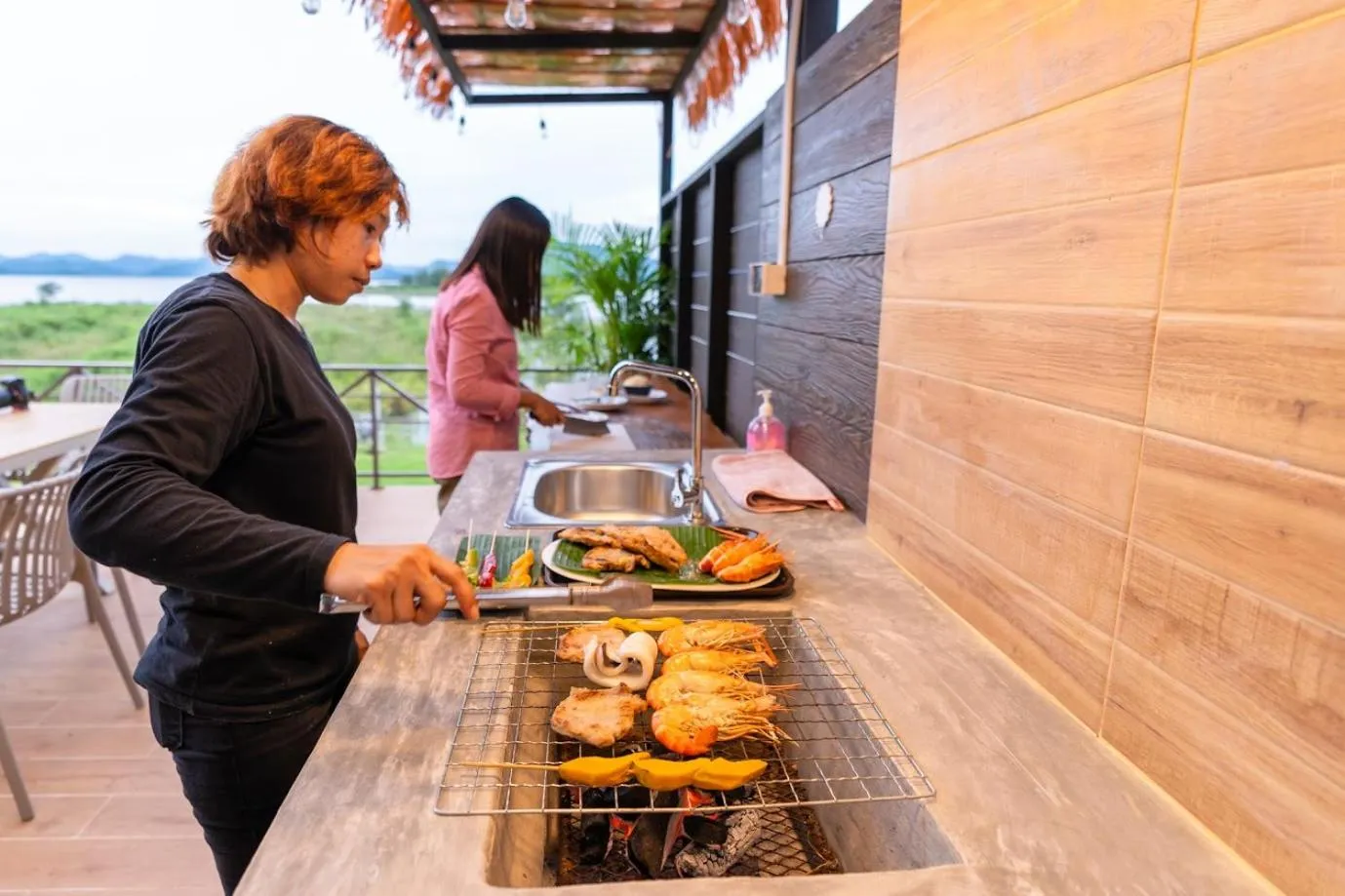 BBQ facilities in Kaengkrachan Boathouse Paradise Resort