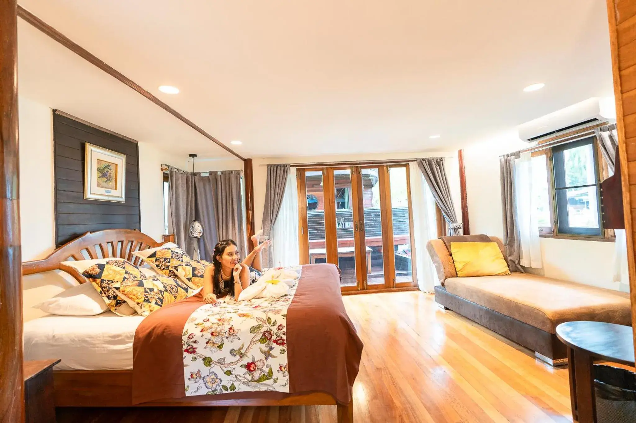 Bedroom, Bed in Kaengkrachan Boathouse Paradise Resort Bedroom, Bed in Kaengkrachan Boathouse Paradise Resort