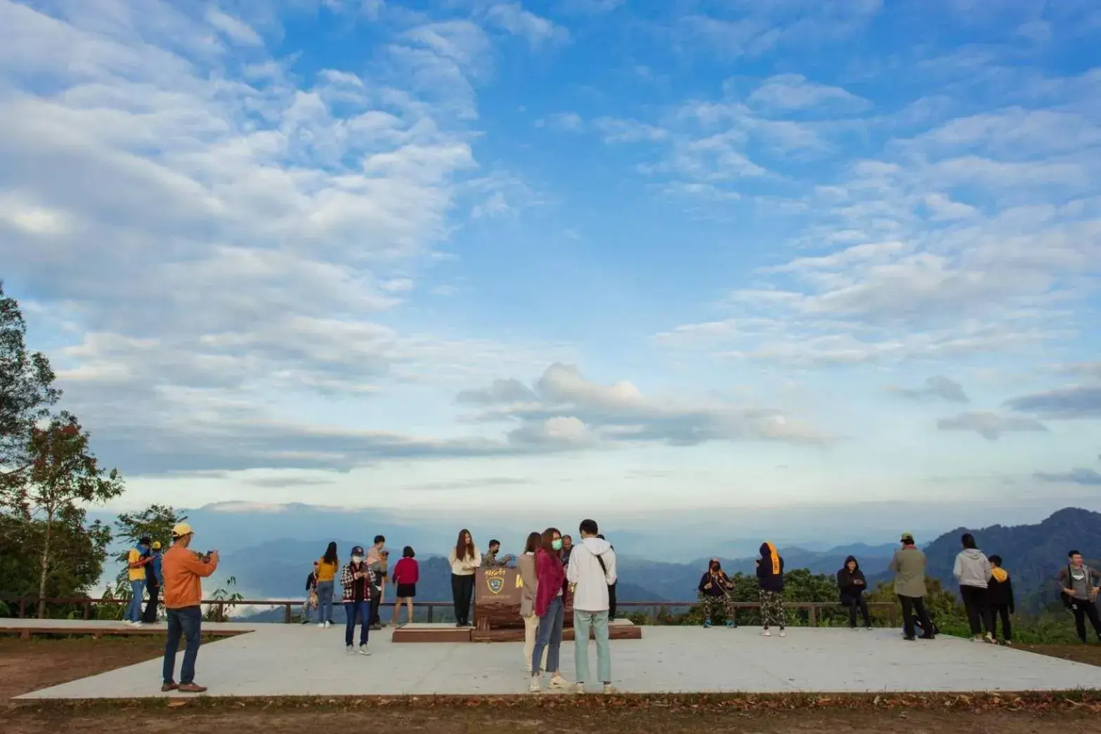 Activities in Kaengkrachan Boathouse Paradise Resort Activities in Kaengkrachan Boathouse Paradise Resort