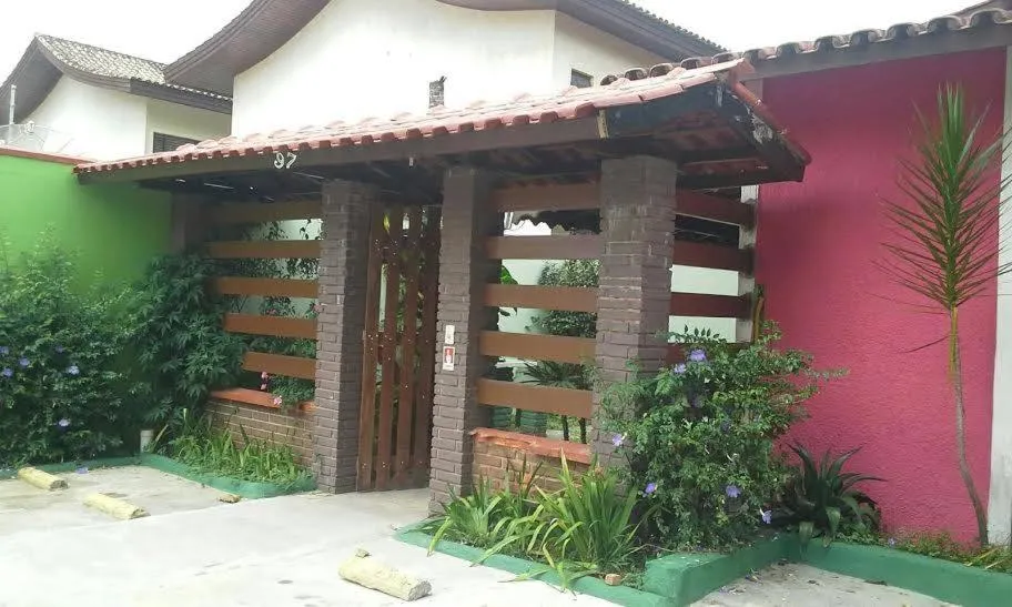Facade/entrance in Chale Colonial
