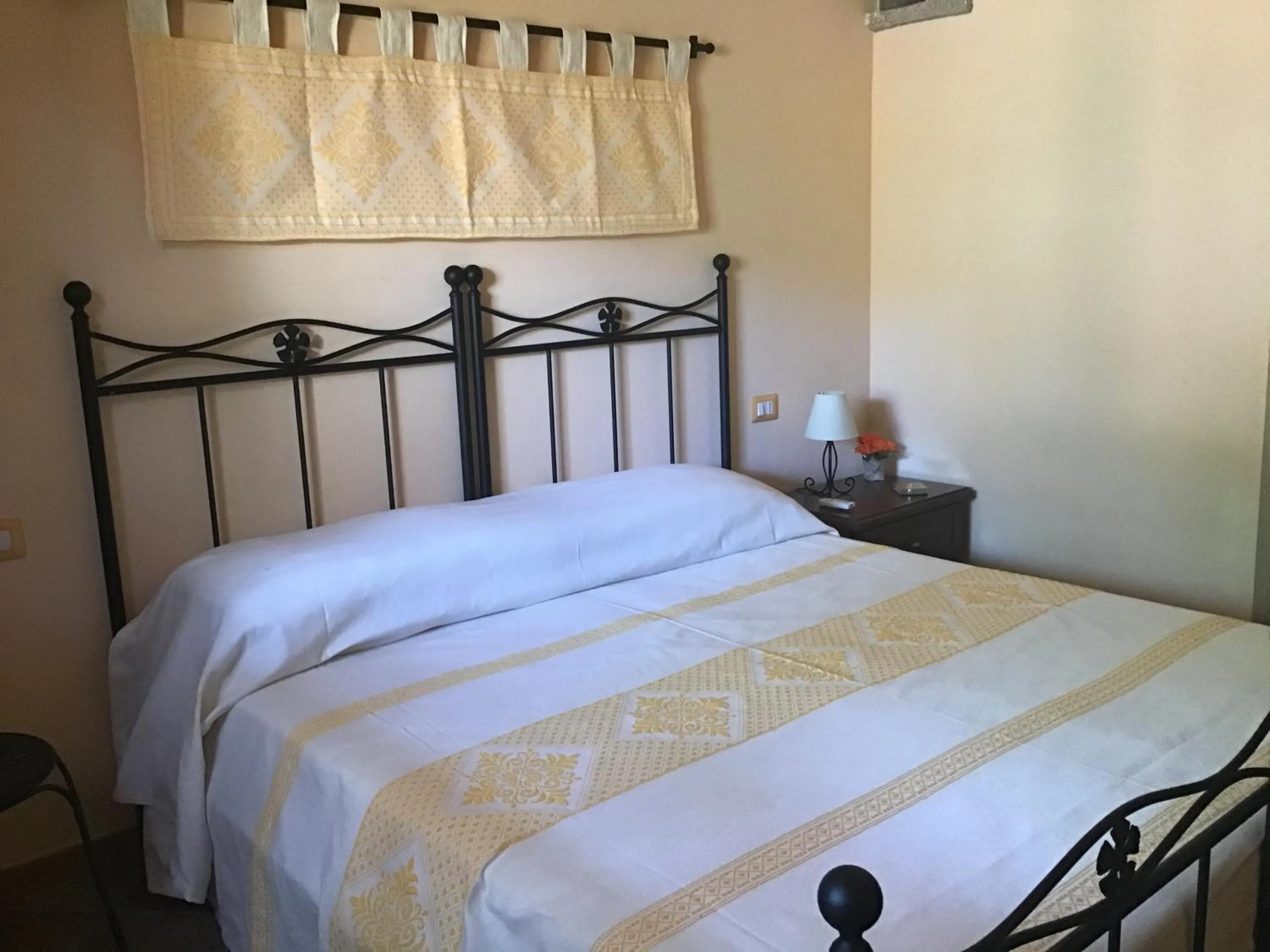 Donna Violante Porto Corallo Affittacamere