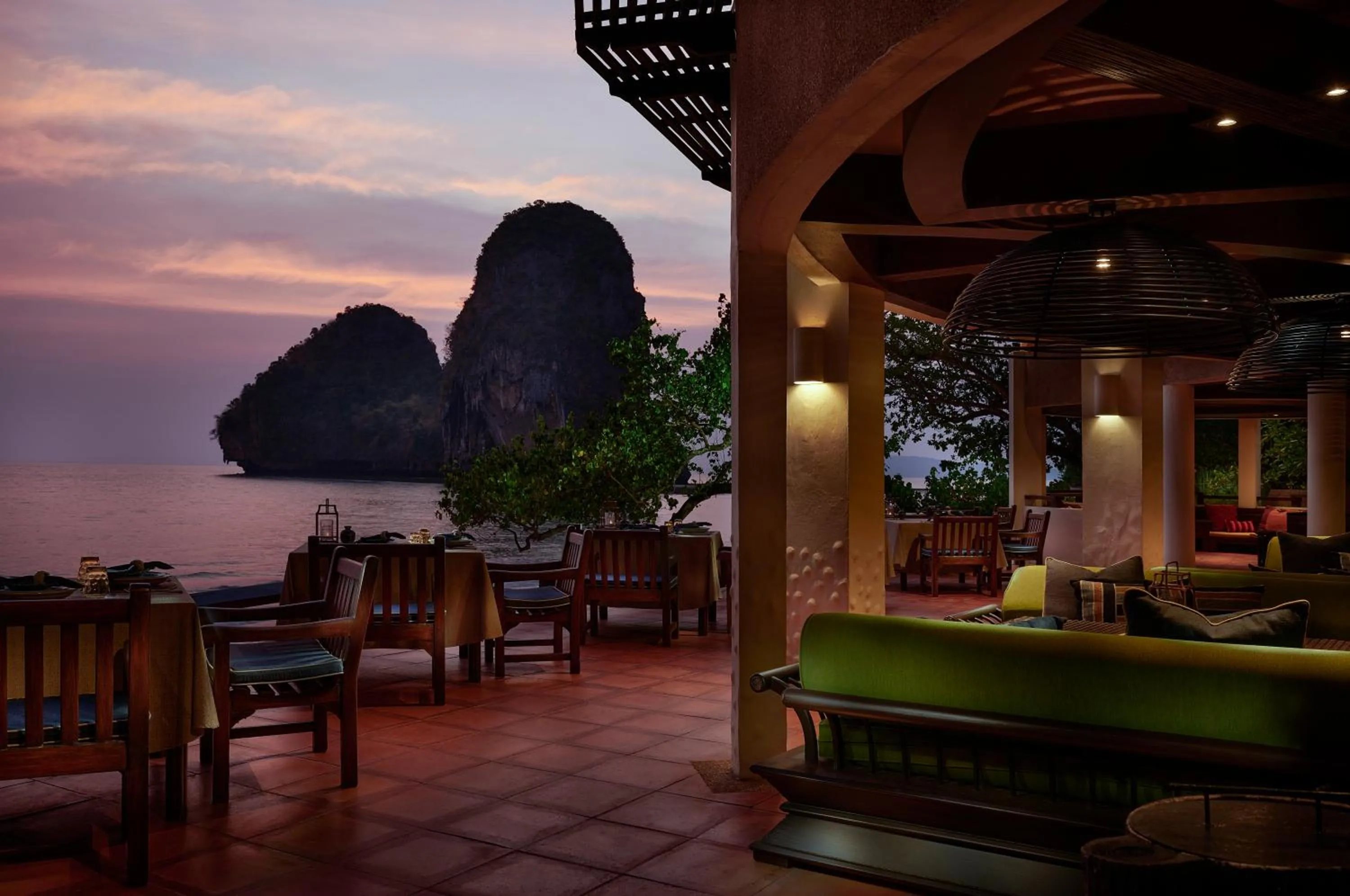 Restaurant/places to eat in Rayavadee