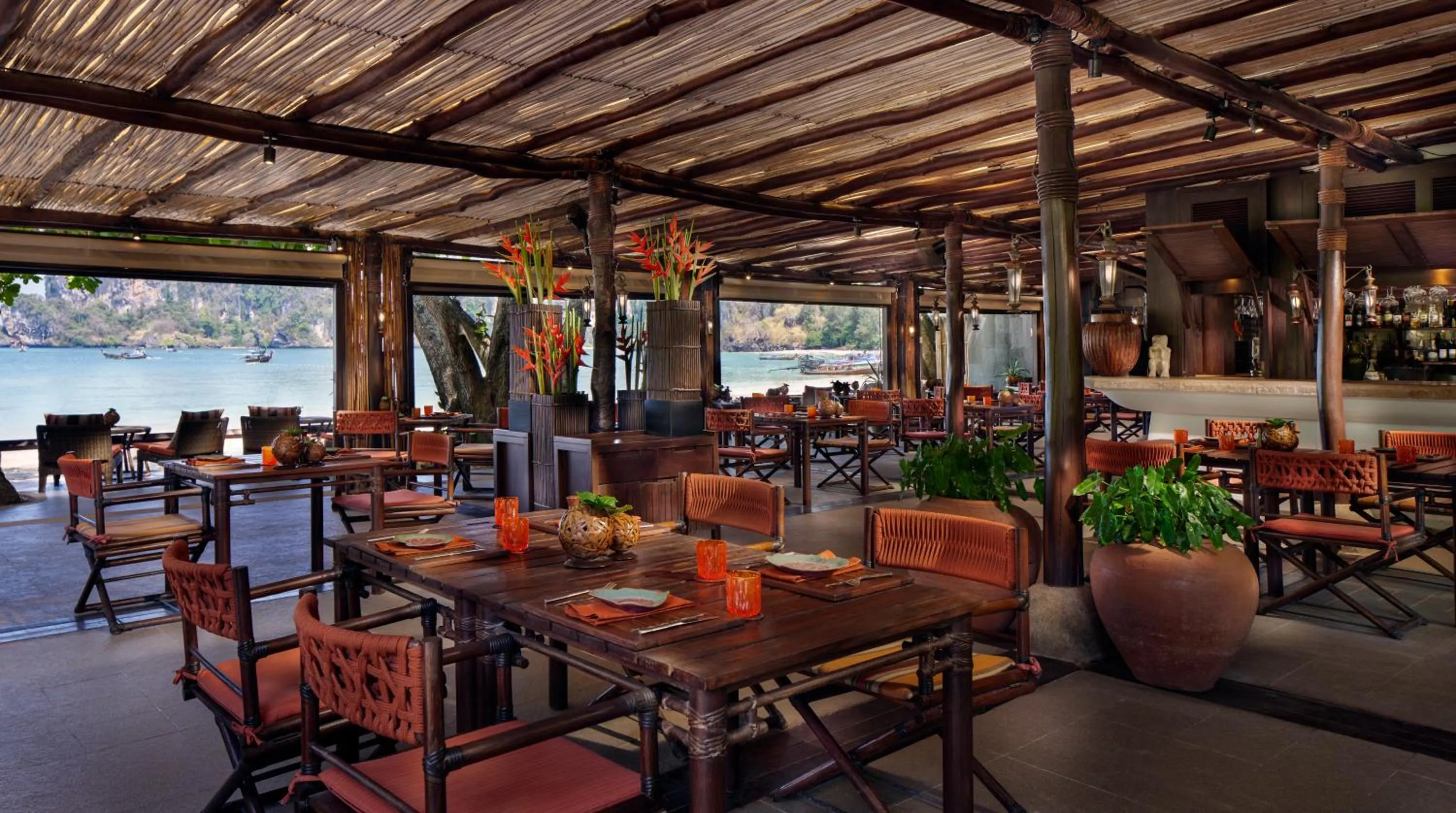 Restaurant/places to eat in Rayavadee