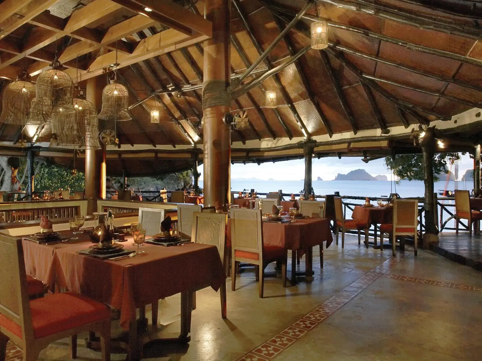 Restaurant/places to eat in Rayavadee Restaurant/places to eat in Rayavadee