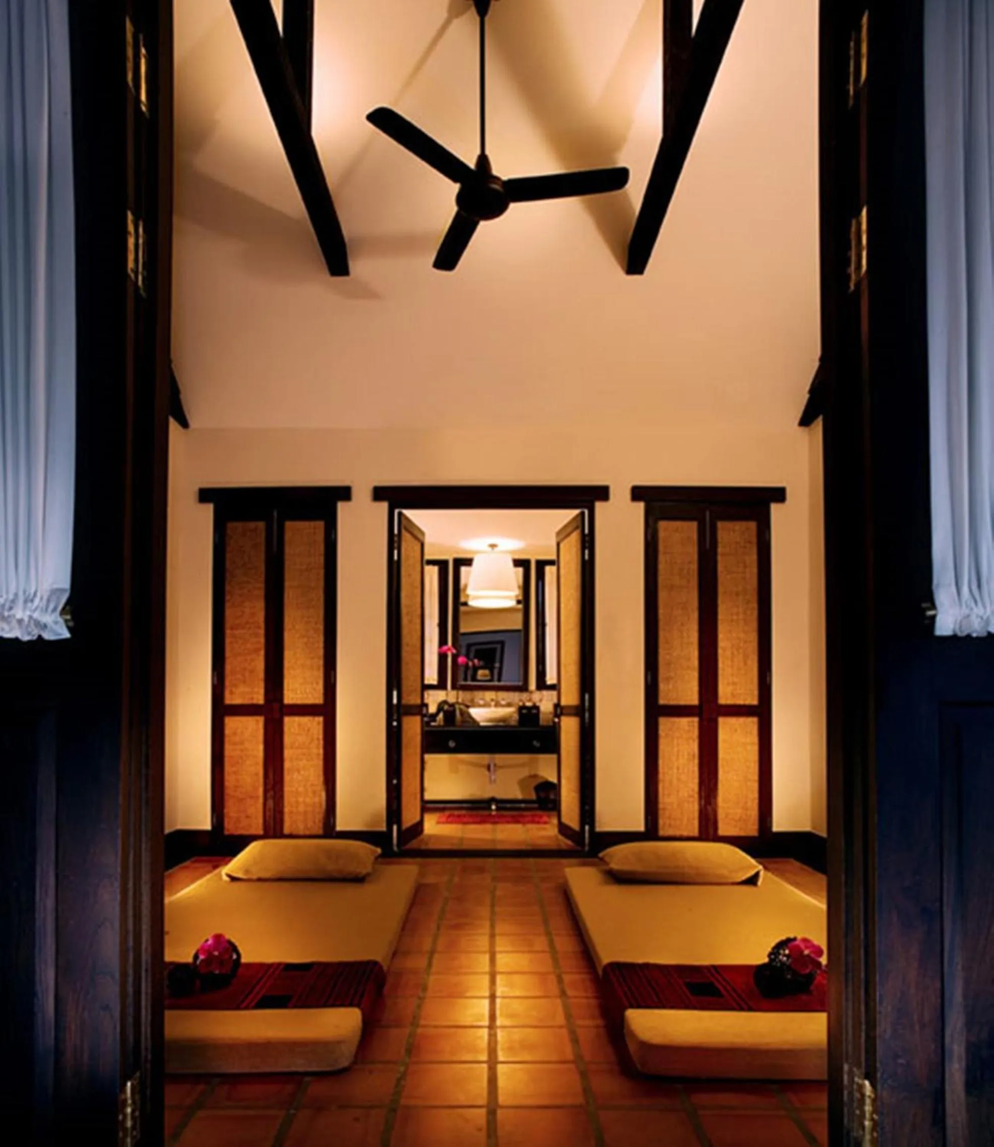 Massage, Bed in Tamarind Village