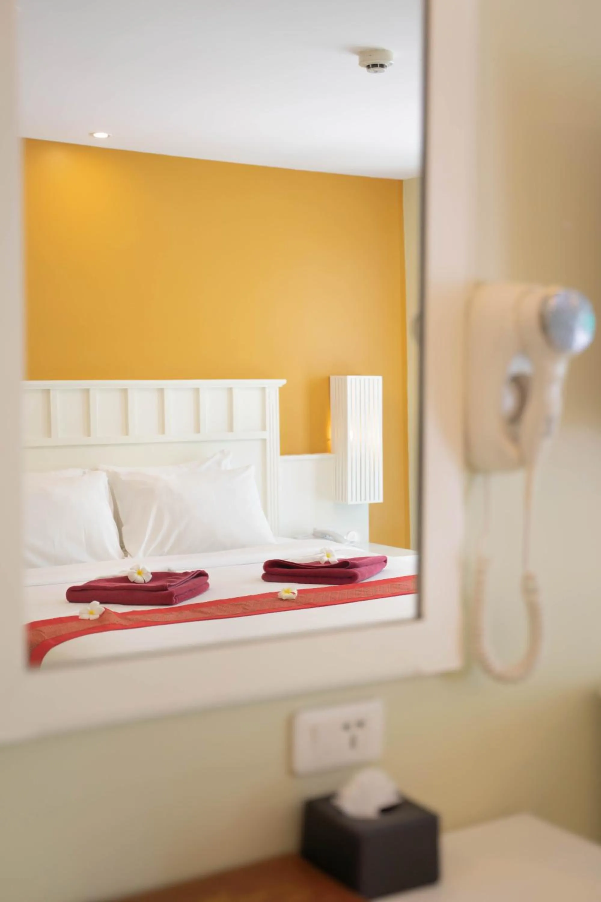 heating, Bed in La Vintage Resort - Patong, Phuket