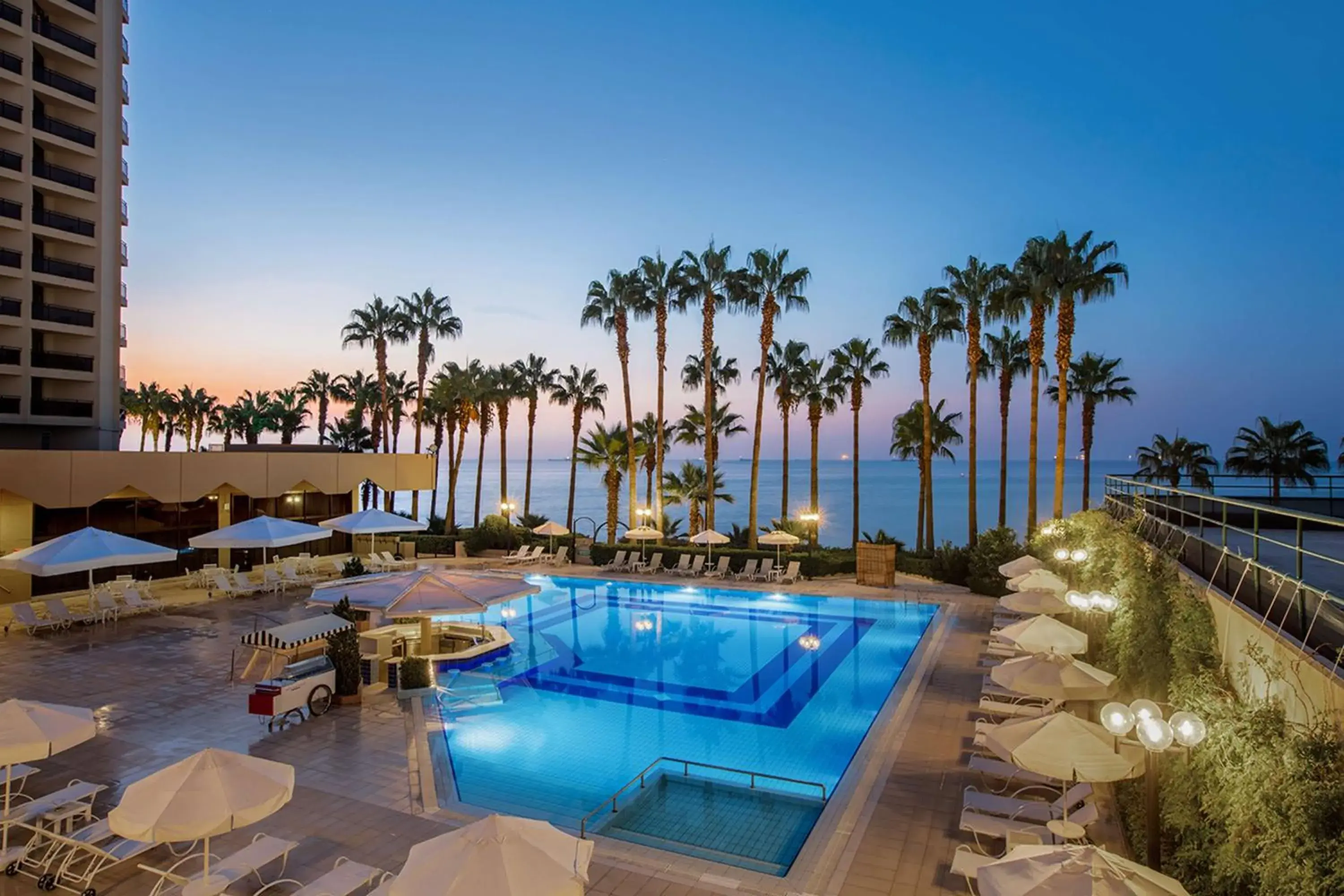 Pool view in Mersin HiltonSA Pool view in Mersin HiltonSA