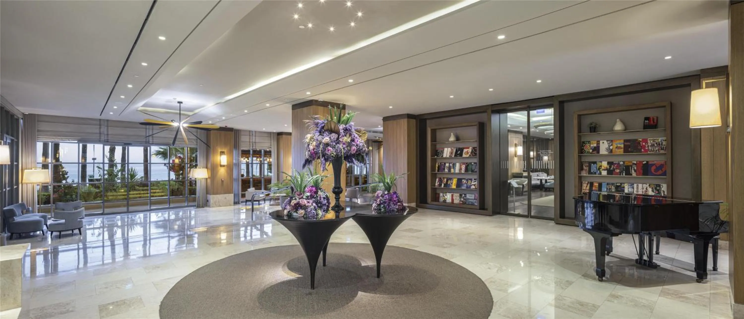 Lobby or reception in Mersin HiltonSA