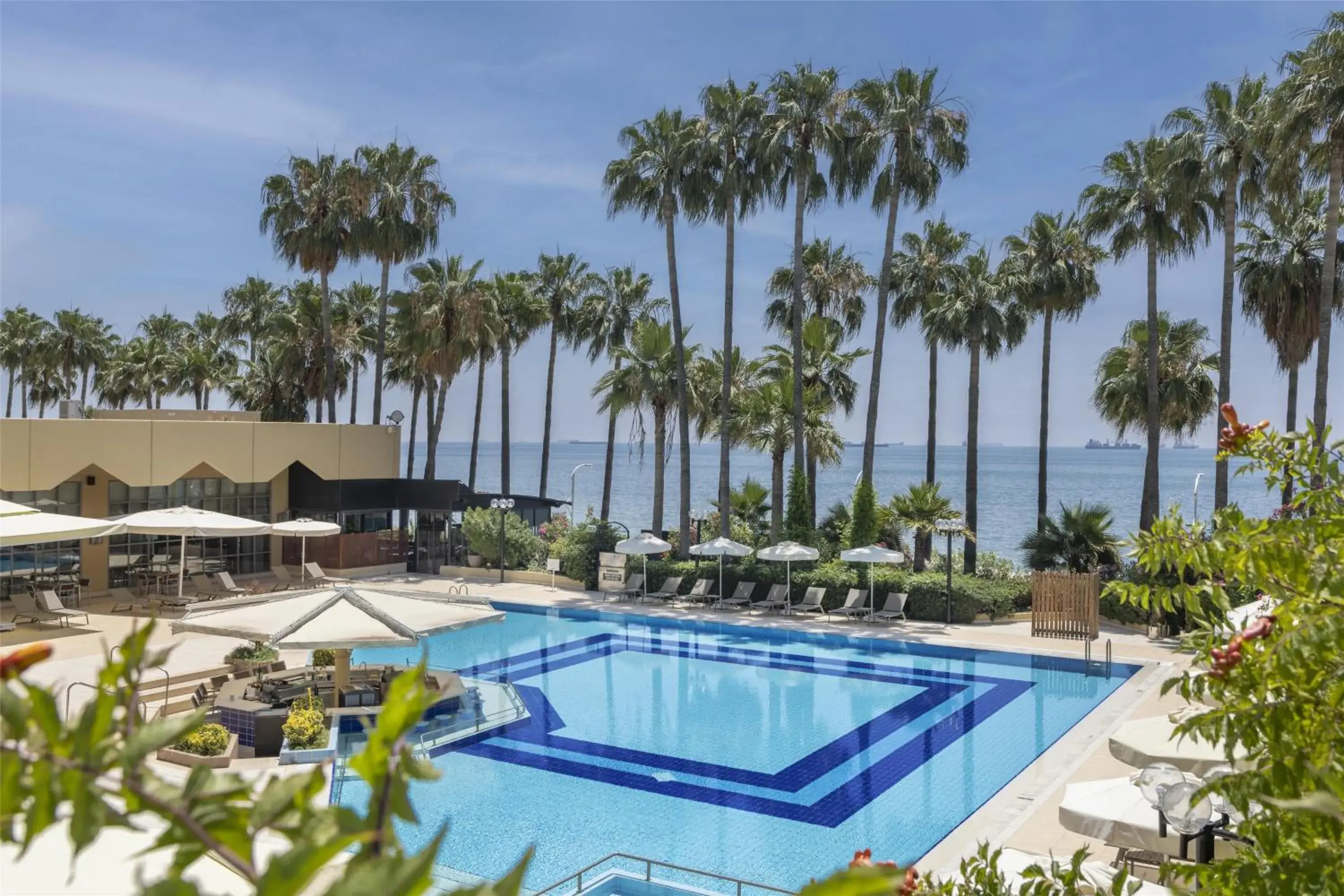 Pool view in Mersin HiltonSA Pool view in Mersin HiltonSA