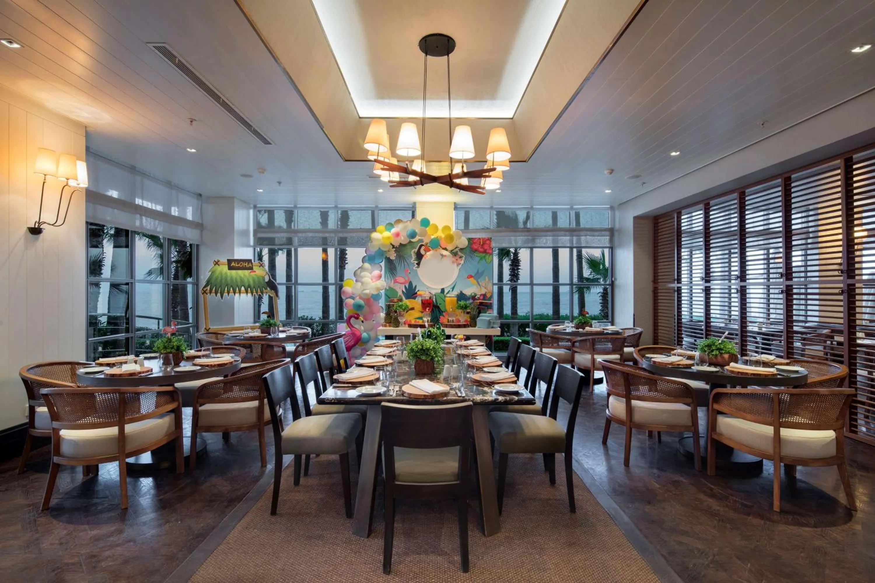 Restaurant/places to eat in Mersin HiltonSA