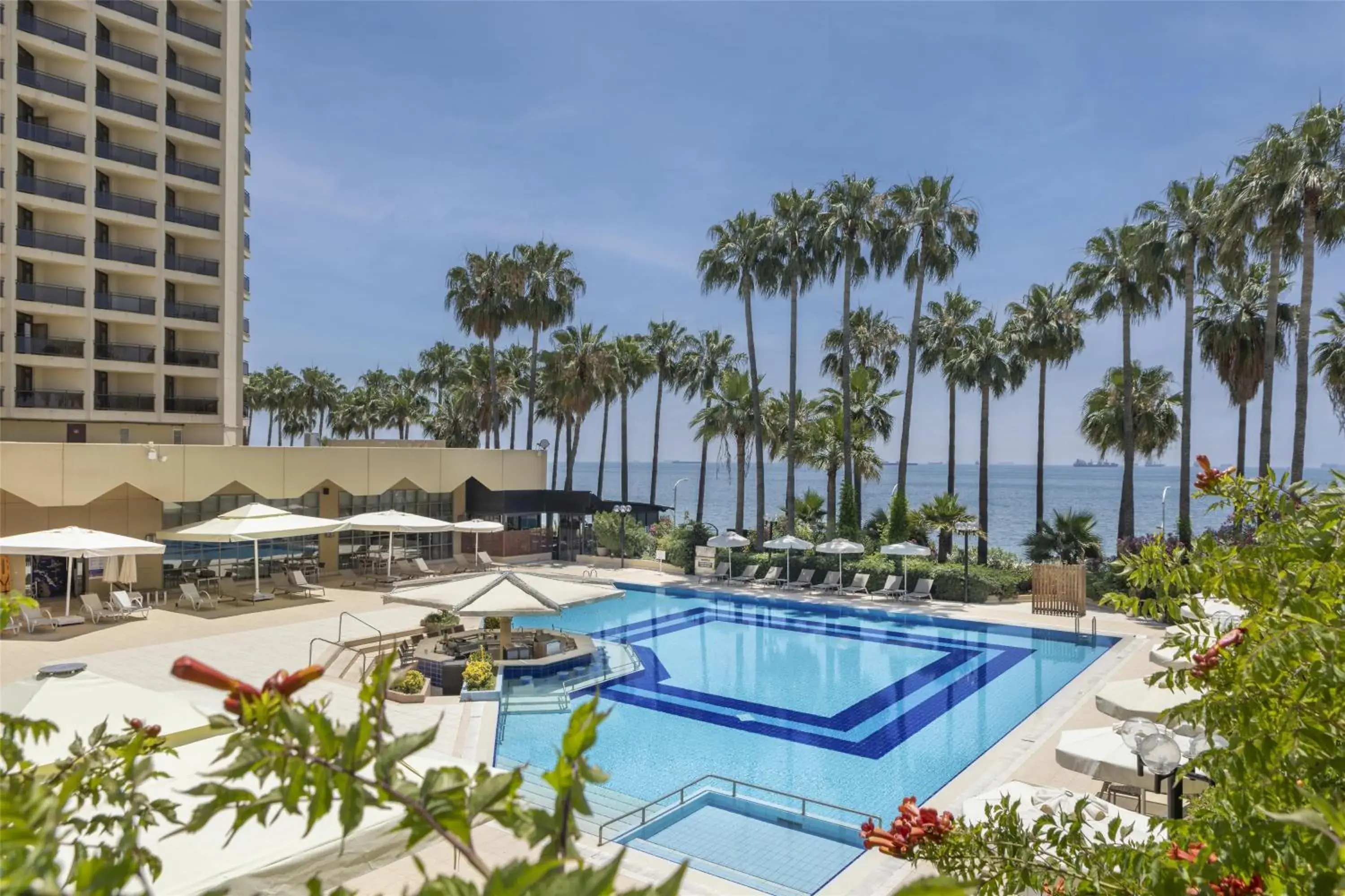 Pool view in Mersin HiltonSA Pool view in Mersin HiltonSA