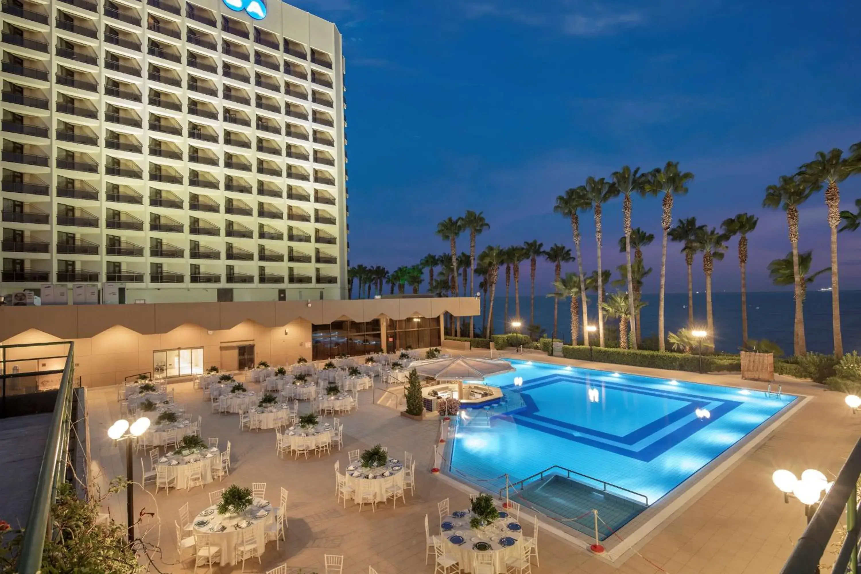 Pool view in Mersin HiltonSA Pool view in Mersin HiltonSA