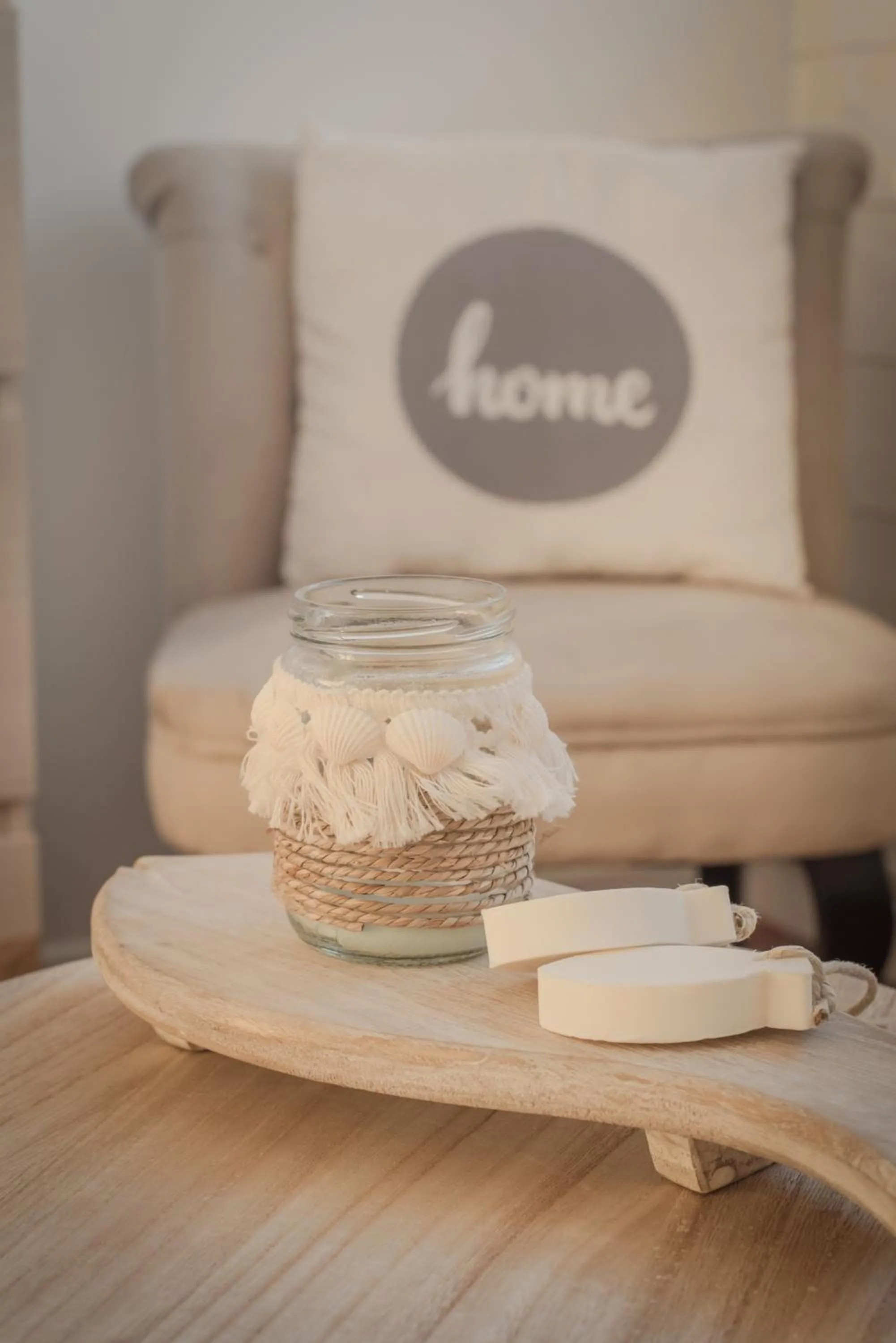 Decorative detail, Bed in Les Chambres d'Hôtes de la Mer