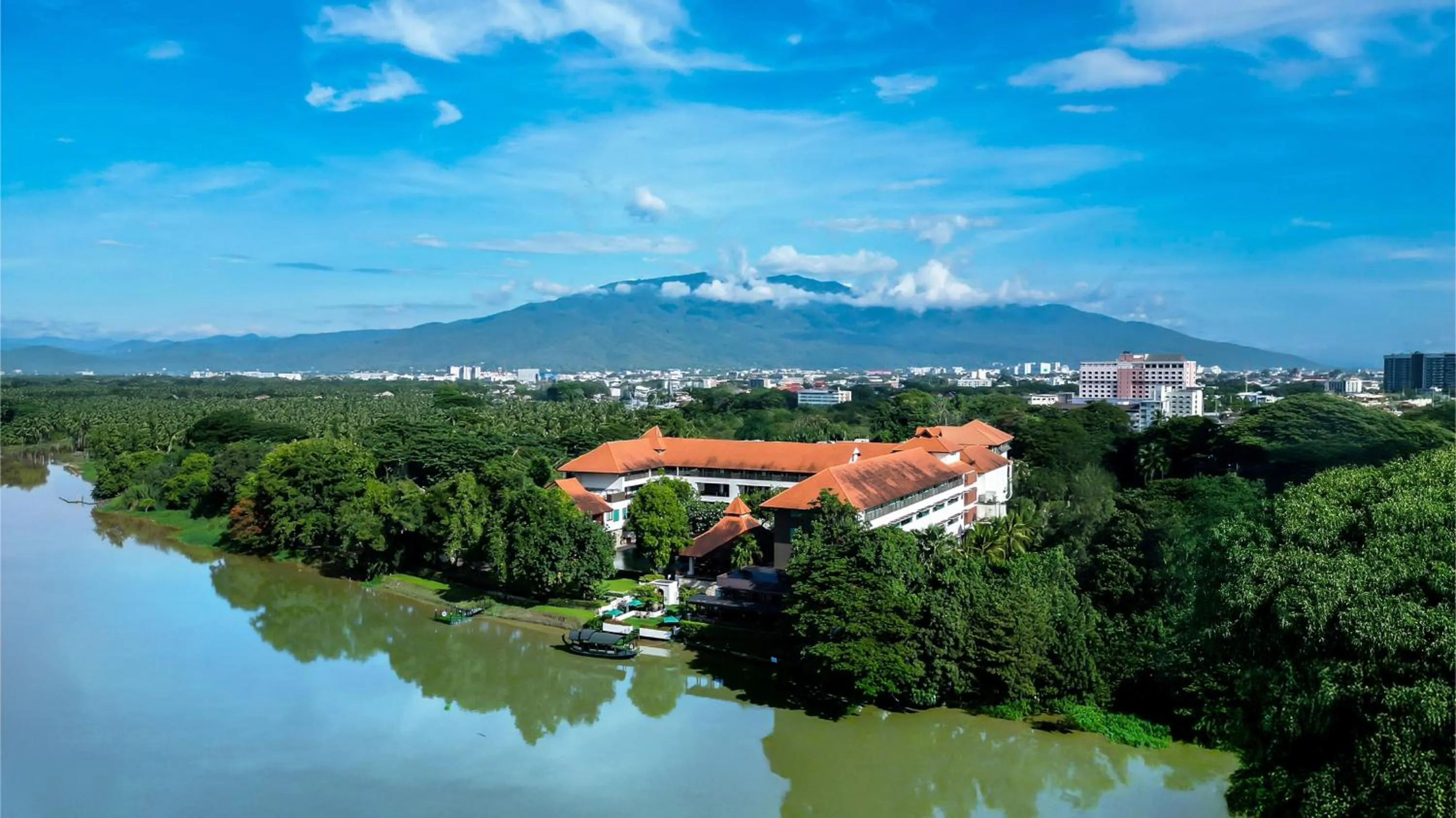 Property building in RatiLanna Riverside Spa Resort