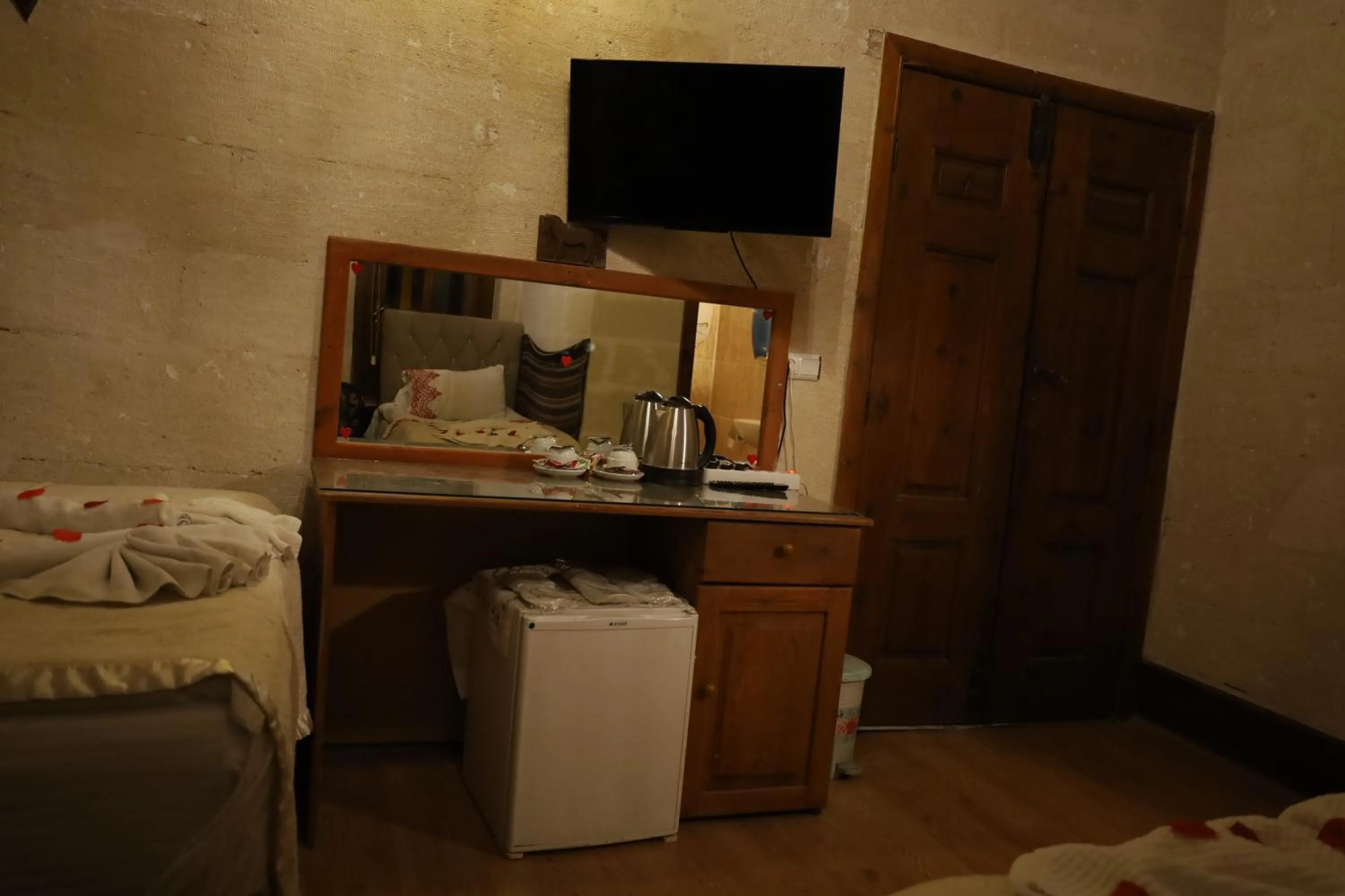 TV and multimedia in Born Hotel