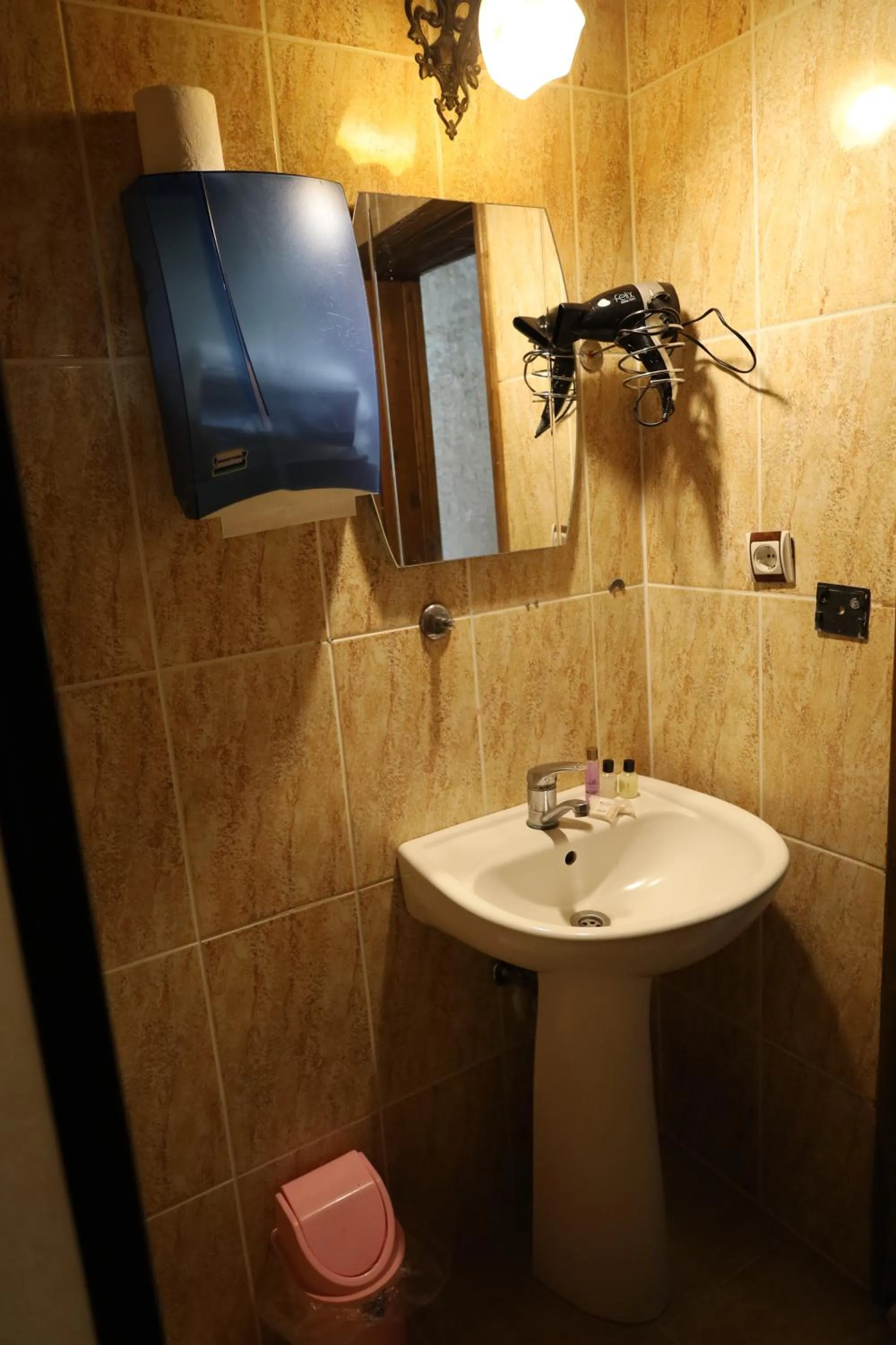 Bathroom in Born Hotel