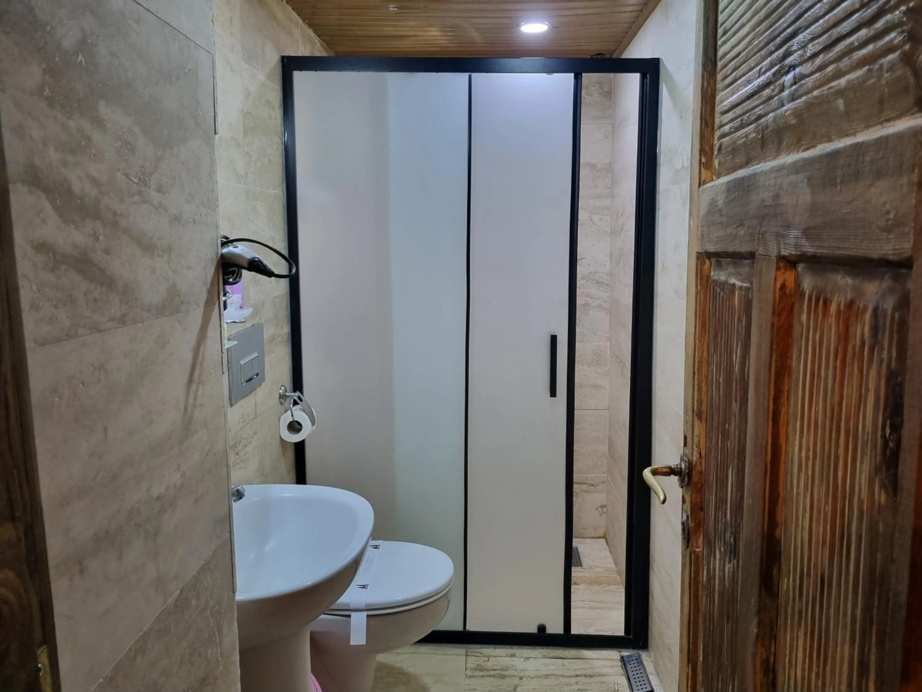 Shower in Born Hotel