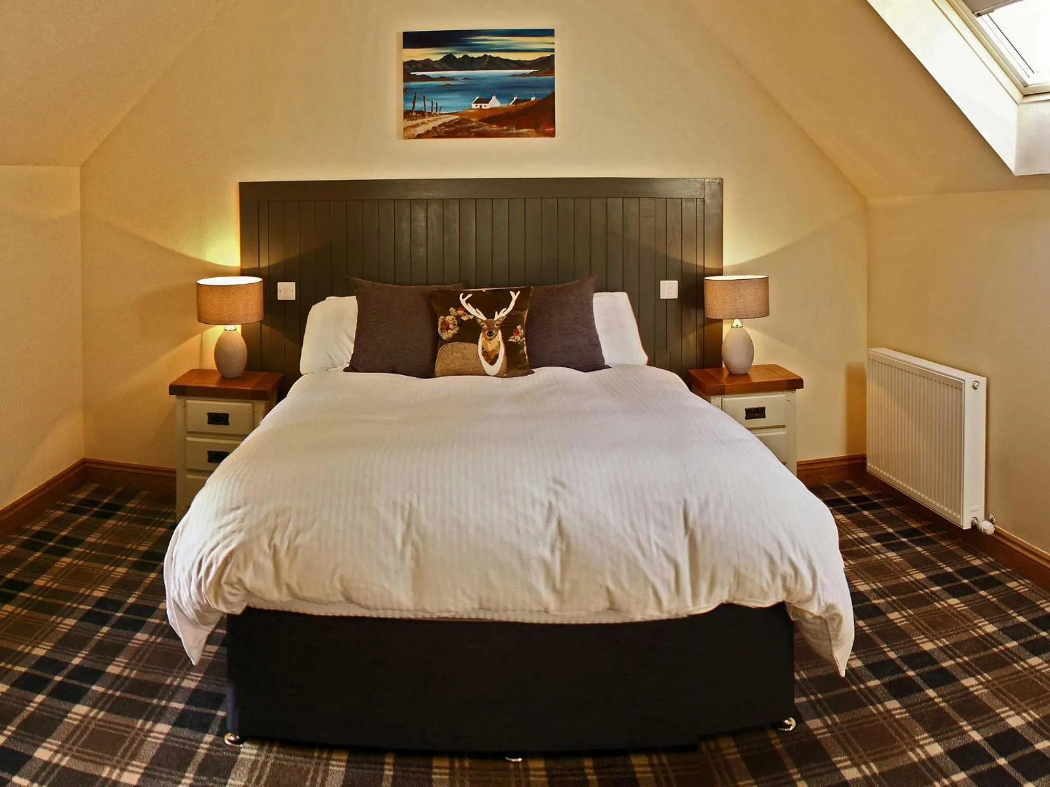 Photo of the whole room, Bed in Edinbane Inn