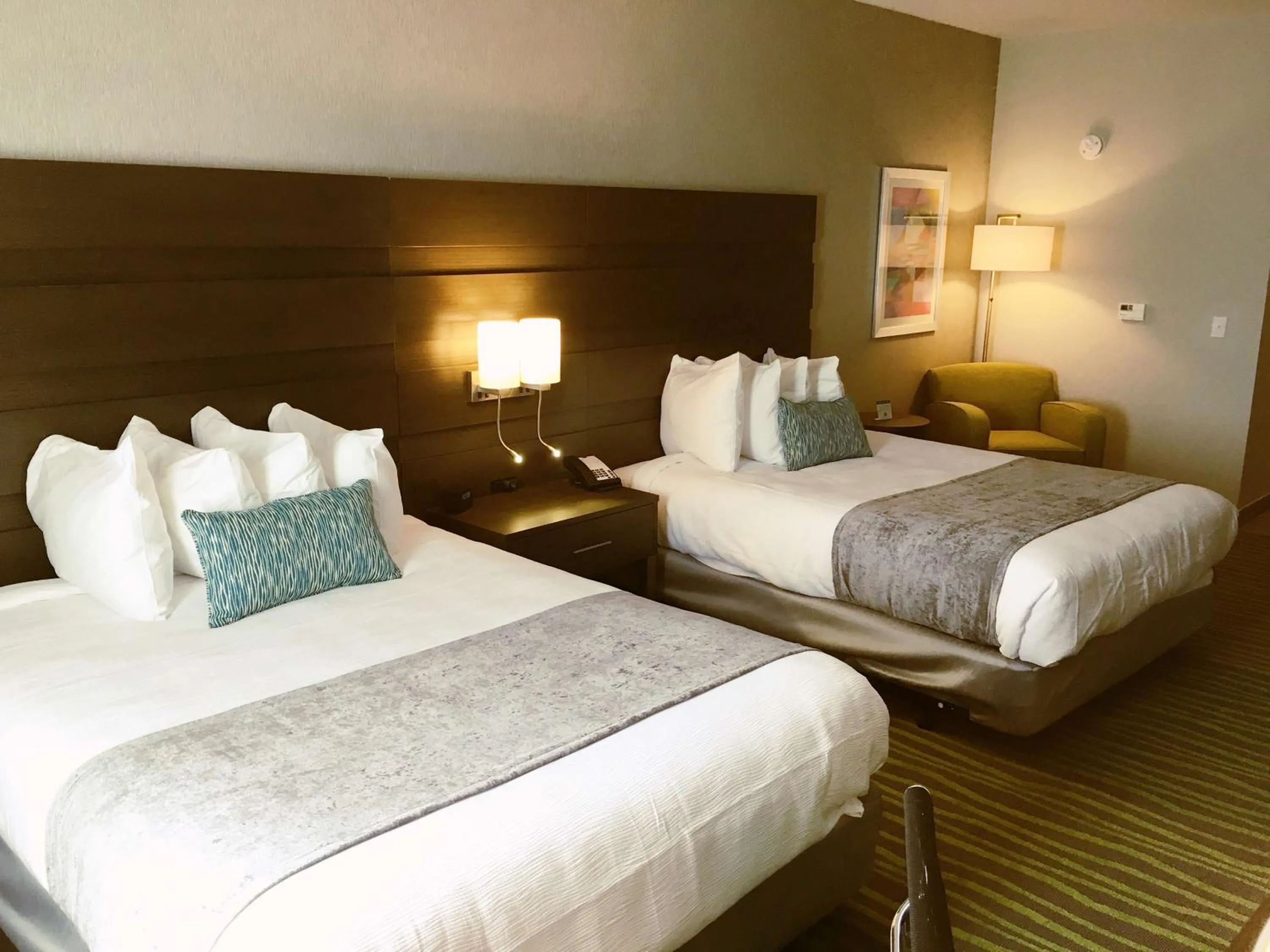 Photo of the whole room, Bed in Best Western Plus Prien Lake Hotel & Suites - Lake Charles