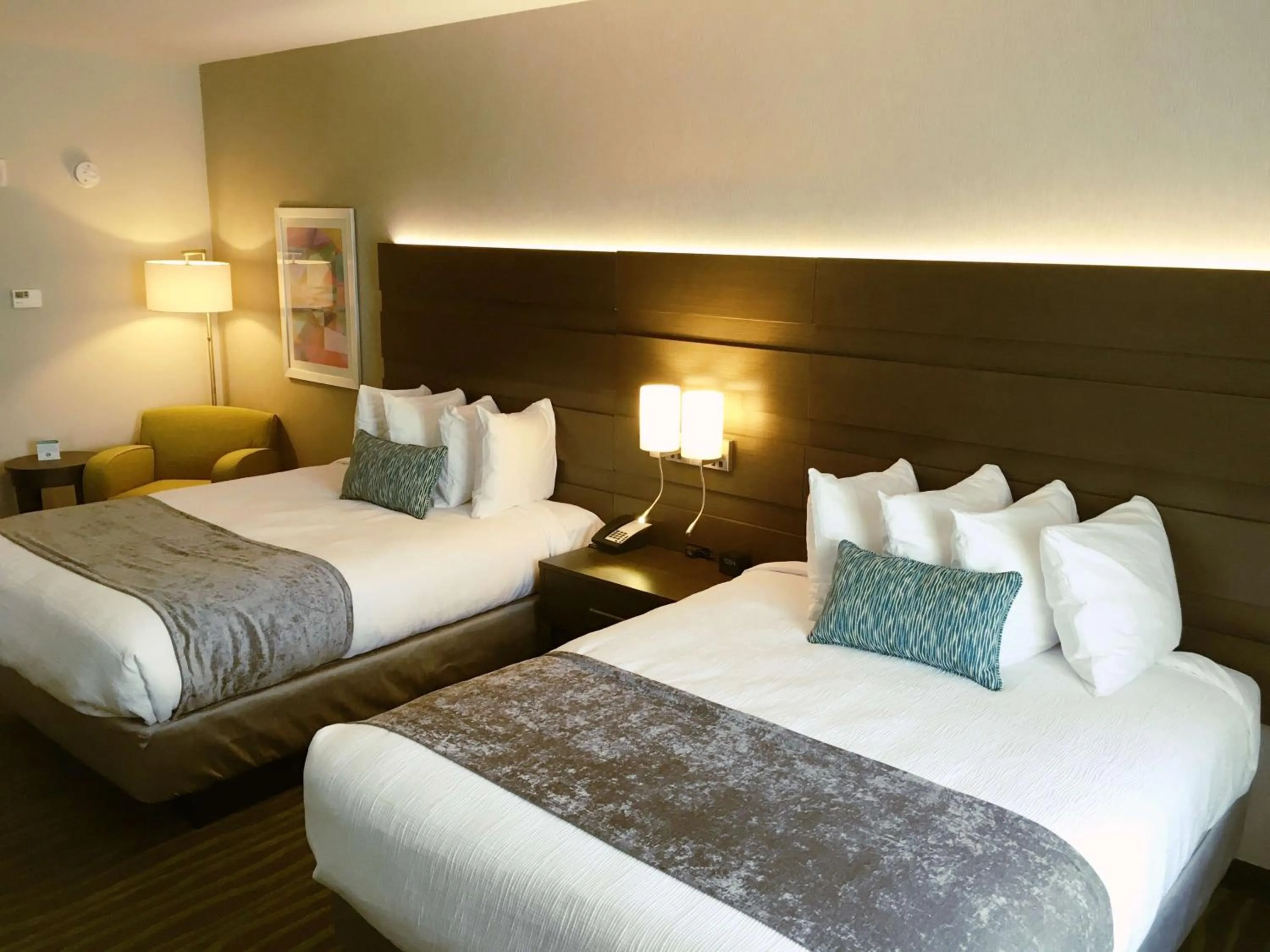 Photo of the whole room, Bed in Best Western Plus Prien Lake Hotel & Suites - Lake Charles