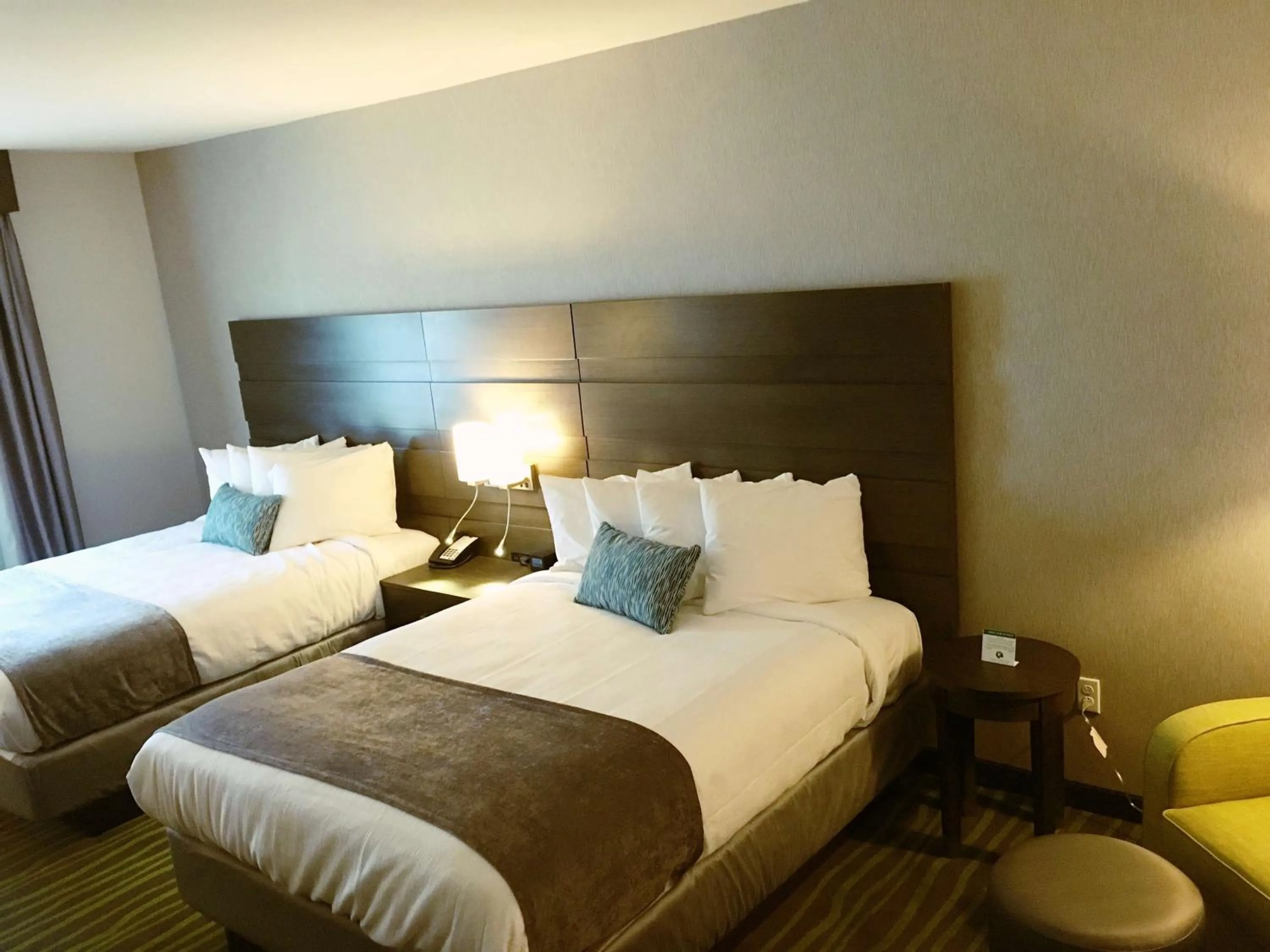 Photo of the whole room, Bed in Best Western Plus Prien Lake Hotel & Suites - Lake Charles