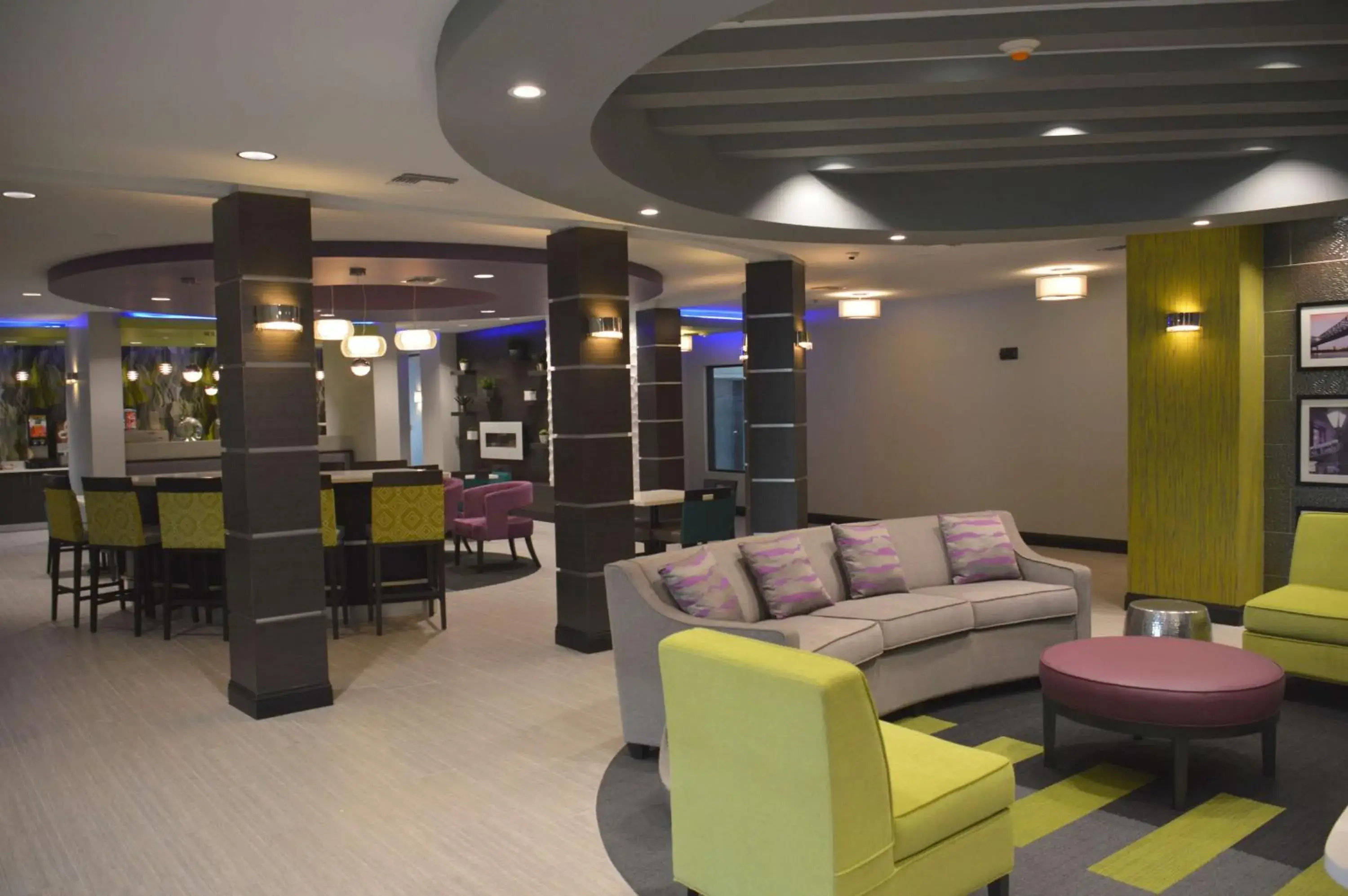 Lobby or reception in Best Western Plus Prien Lake Hotel & Suites - Lake Charles Lobby or reception in Best Western Plus Prien Lake Hotel & Suites - Lake Charles