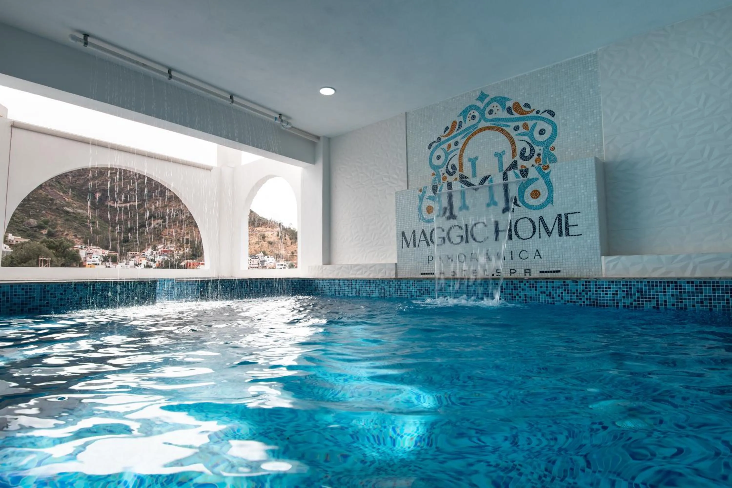 Swimming pool in Hotel Spa Maggic Home Panorámica