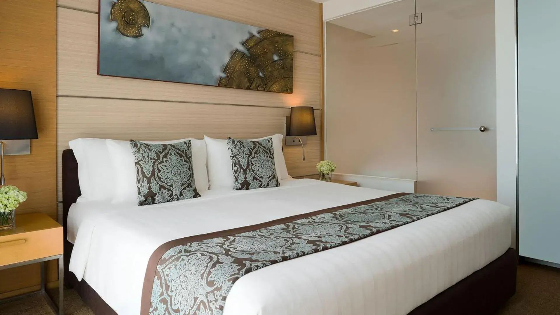 Skyline One-Bedroom Suite King Bed with Private Balcony in JC Kevin Sathorn Bangkok Hotel Skyline One-Bedroom Suite King Bed with Private Balcony in JC Kevin Sathorn Bangkok Hotel