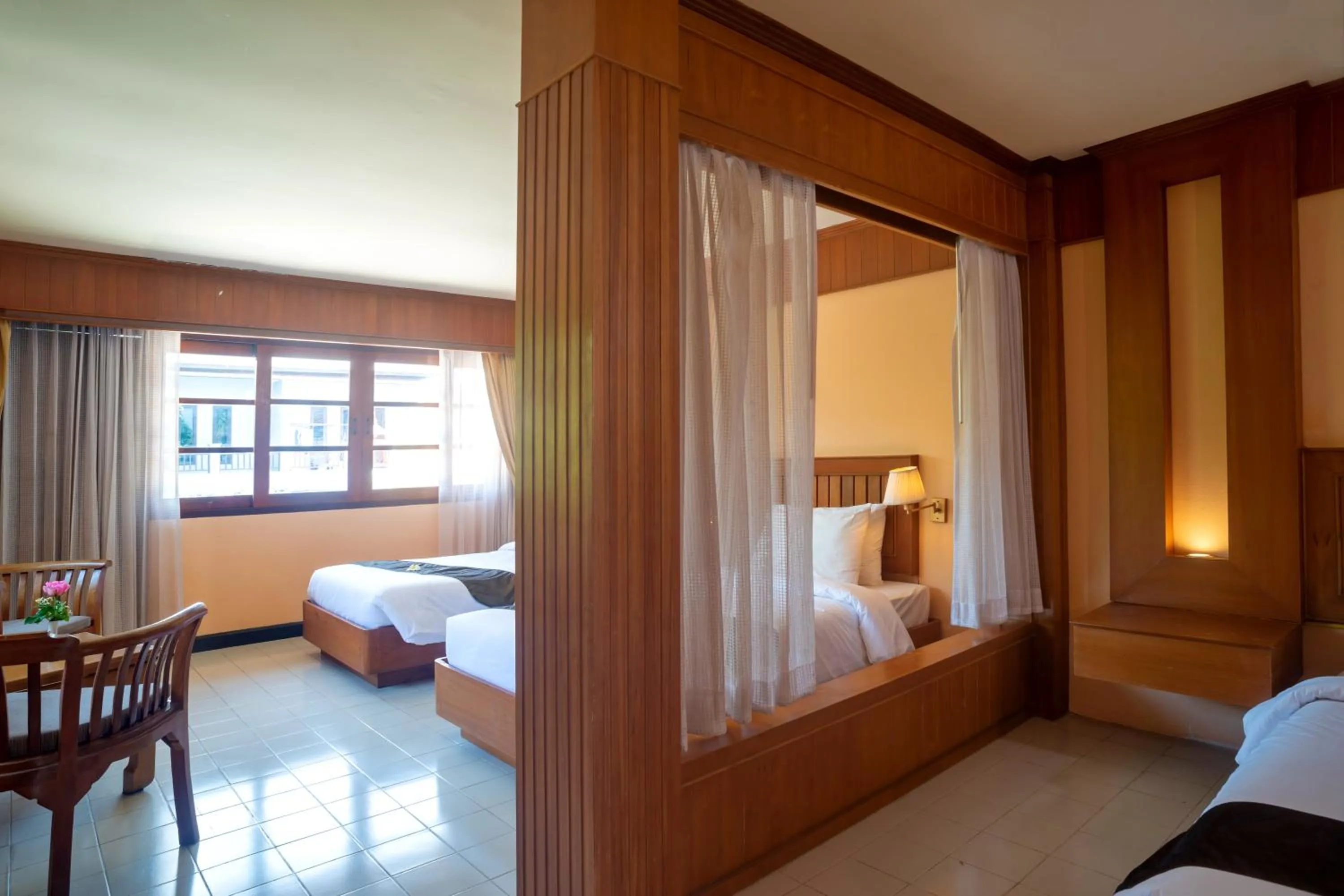 Bedroom, Bed in Aloha Resort