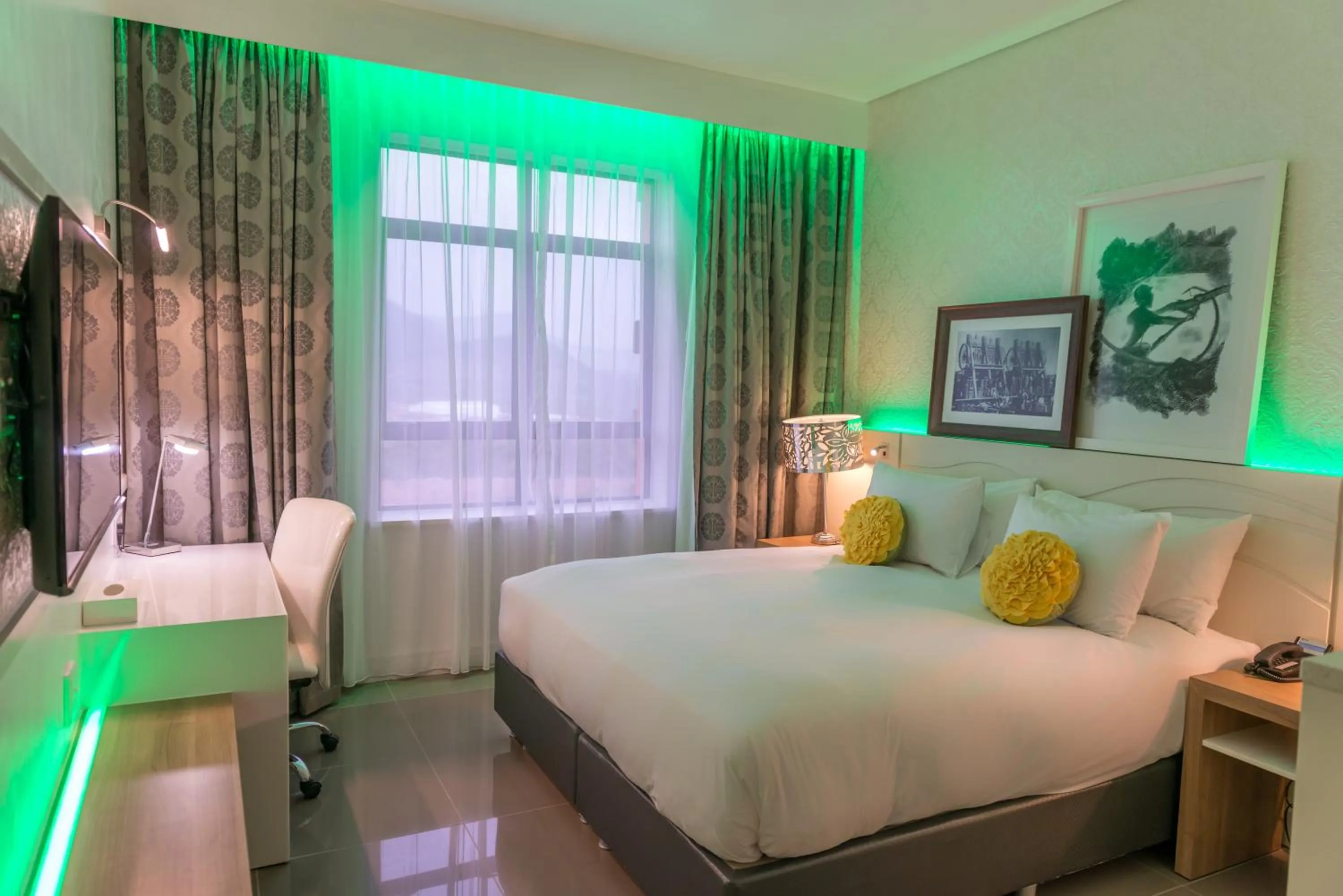 Photo of the whole room, Bed in Peermont Metcourt - Thaba Moshate