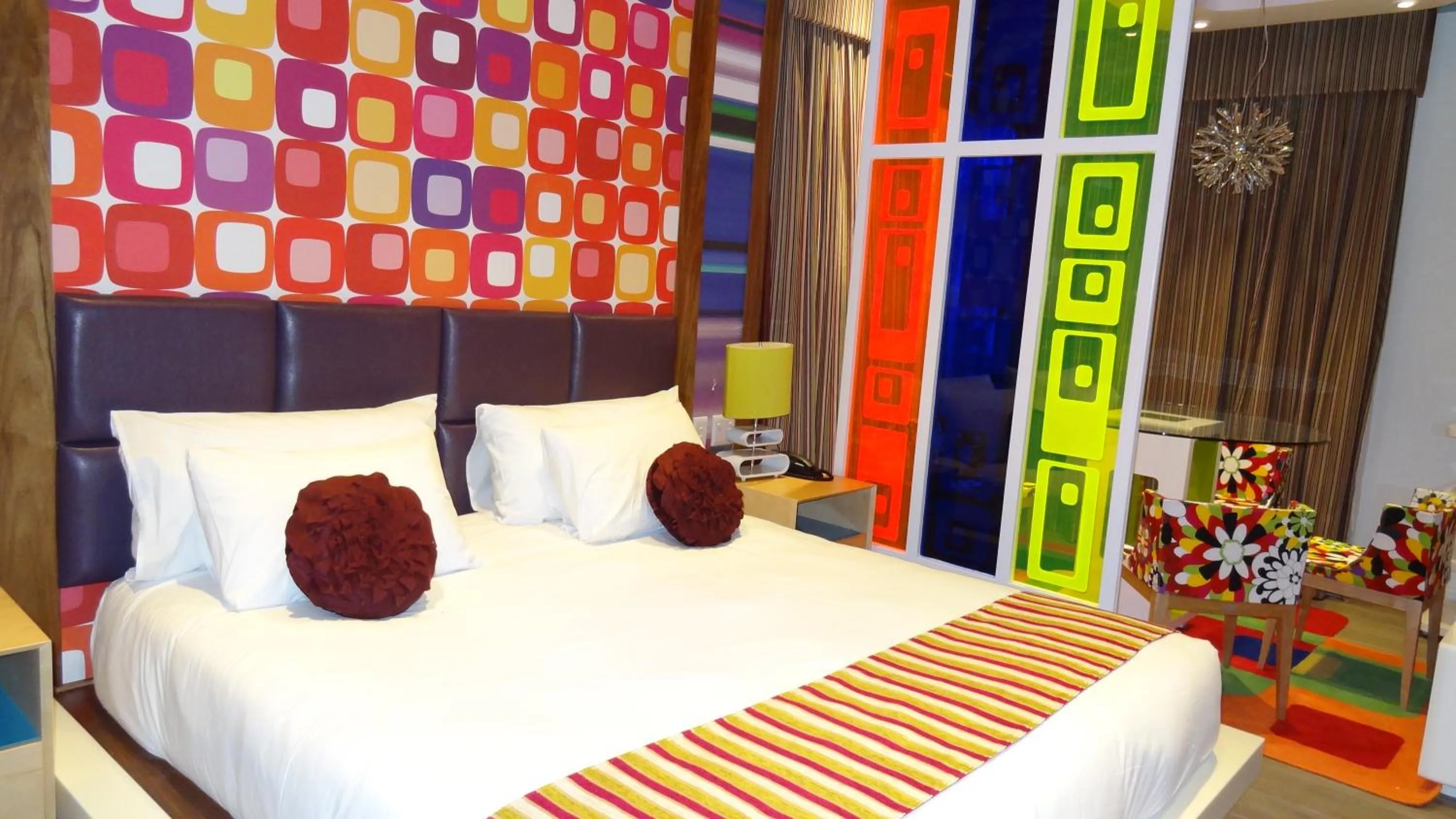 Bed in Peermont Metcourt - Thaba Moshate