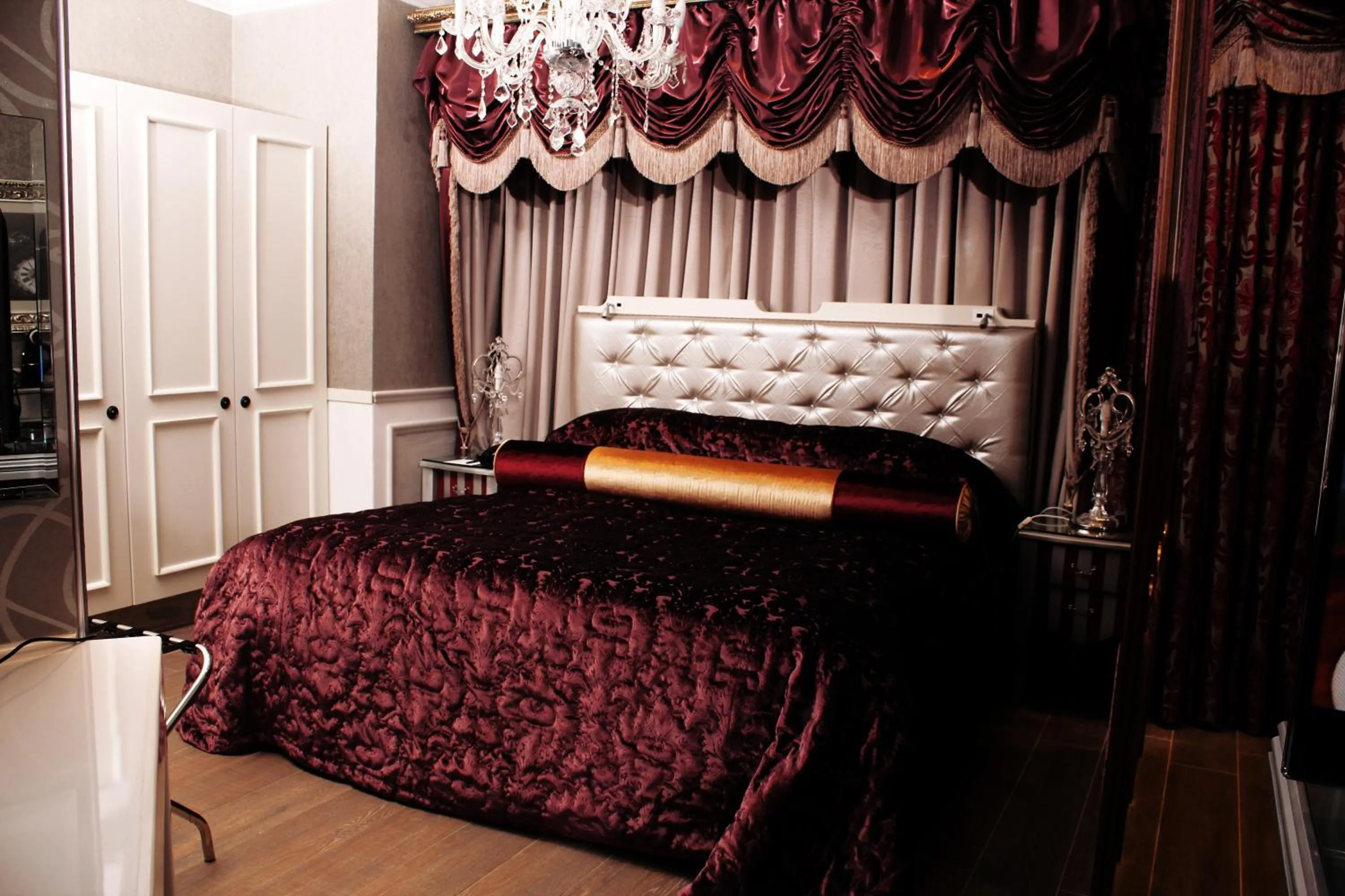 Photo of the whole room, Bed in Peermont Metcourt - Thaba Moshate