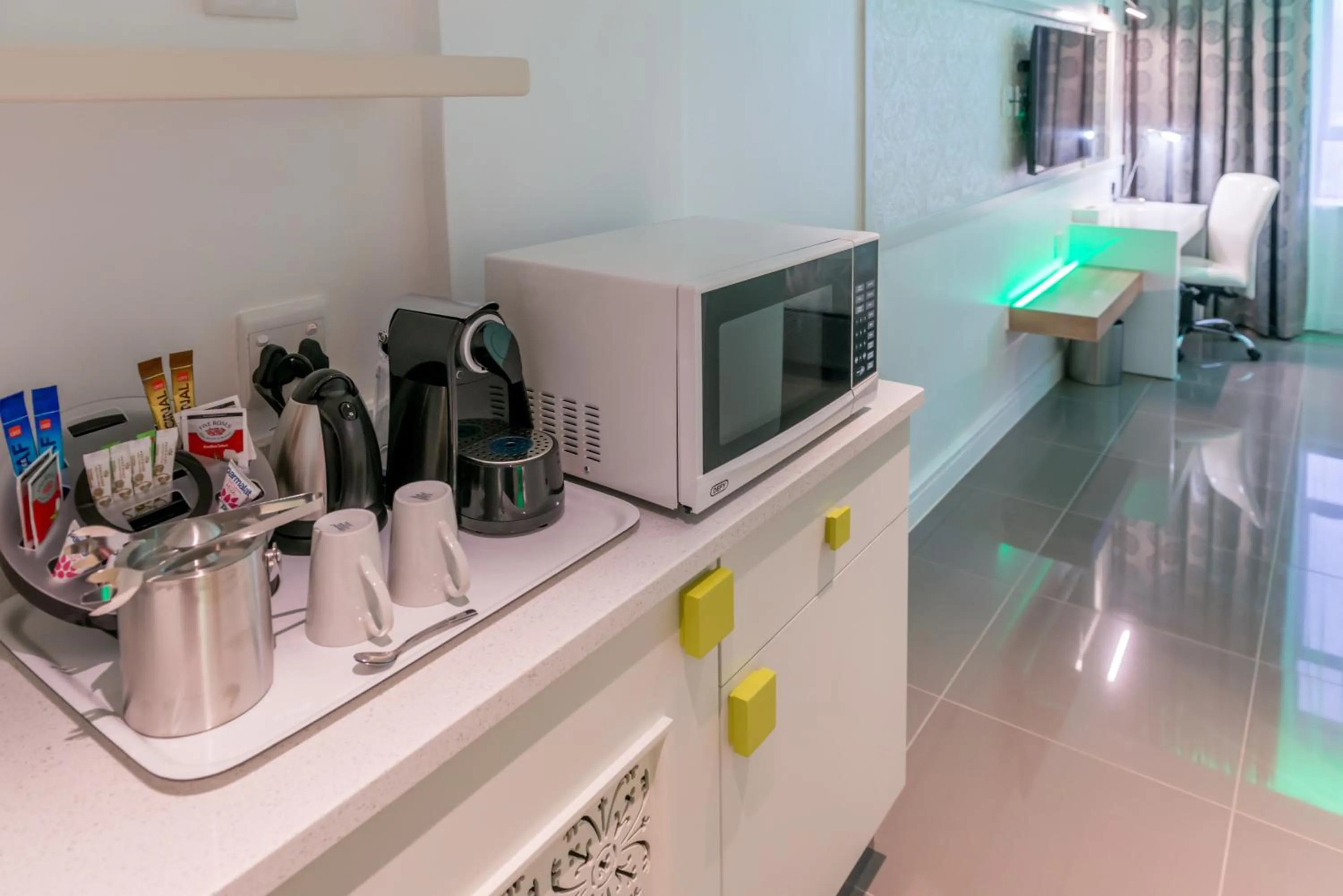 Coffee/tea facilities in Peermont Metcourt - Thaba Moshate