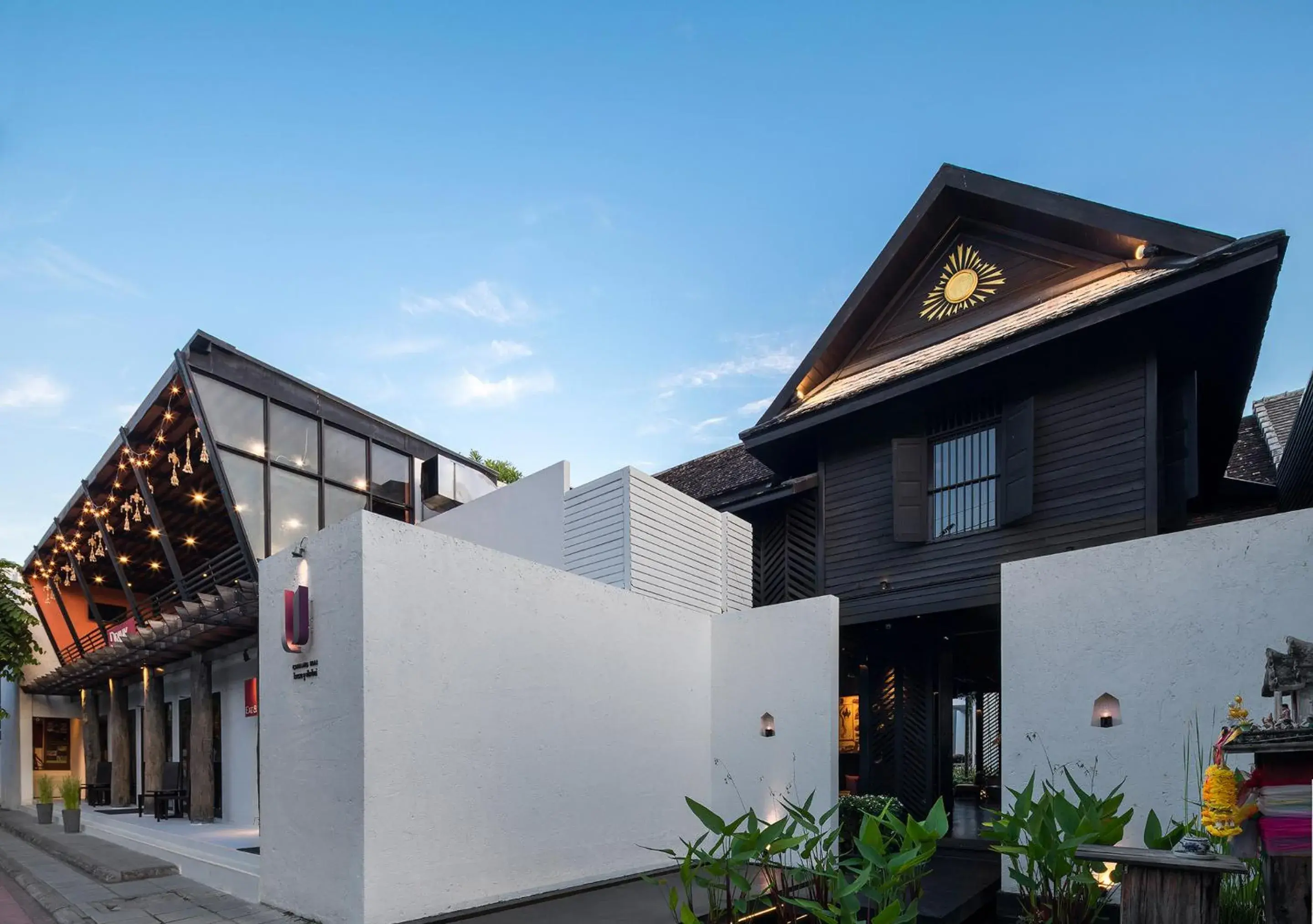 Facade/entrance in U Chiang Mai Facade/entrance in U Chiang Mai