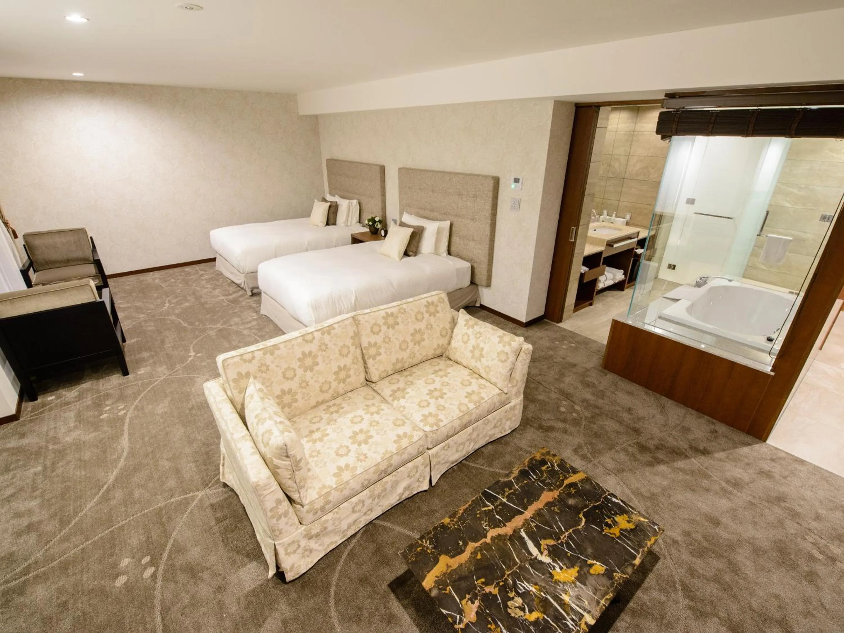 Photo of the whole room, Bed in Le Grand Kyu Karuizawa