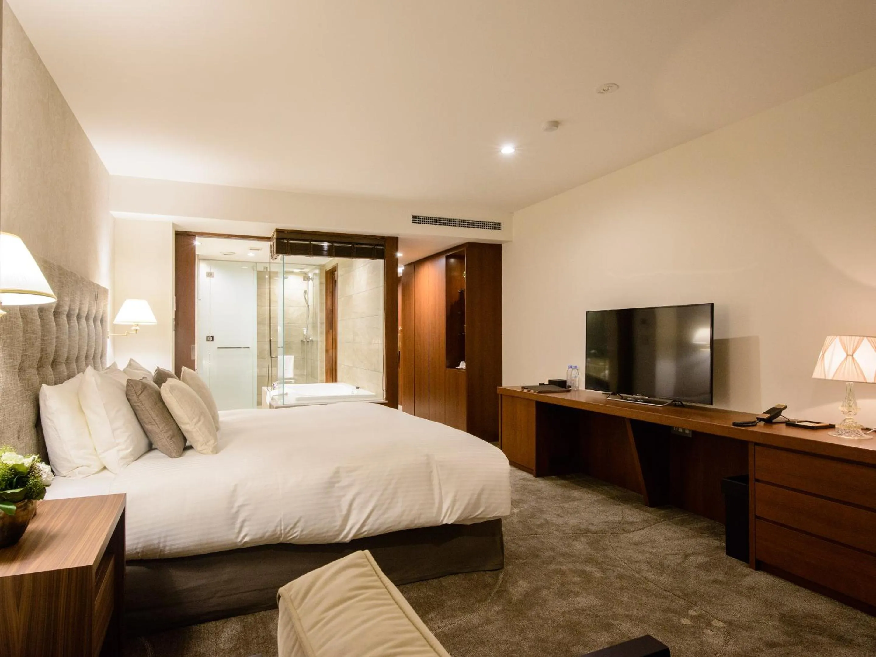 Photo of the whole room, Bed in Le Grand Kyu Karuizawa