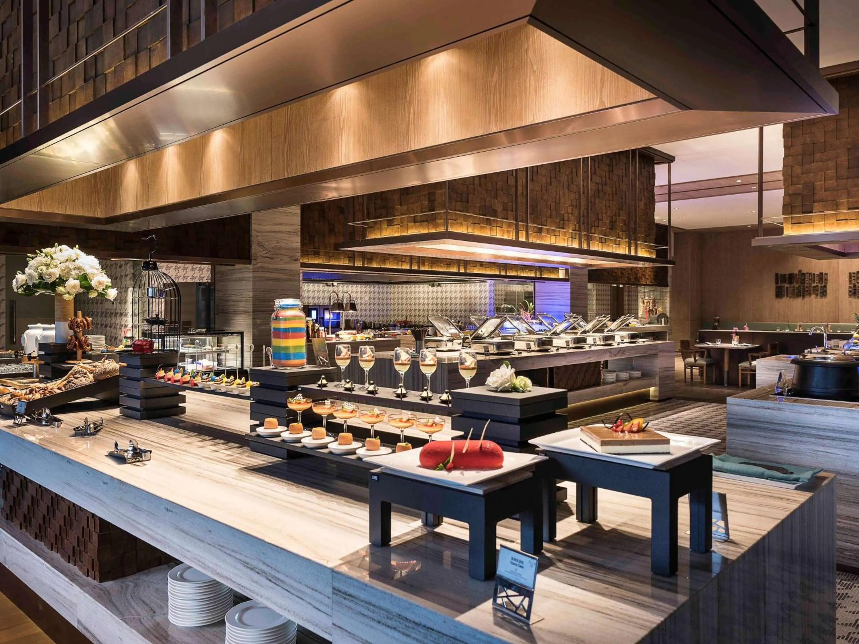 Restaurant/places to eat in Novotel Shanghai Clover