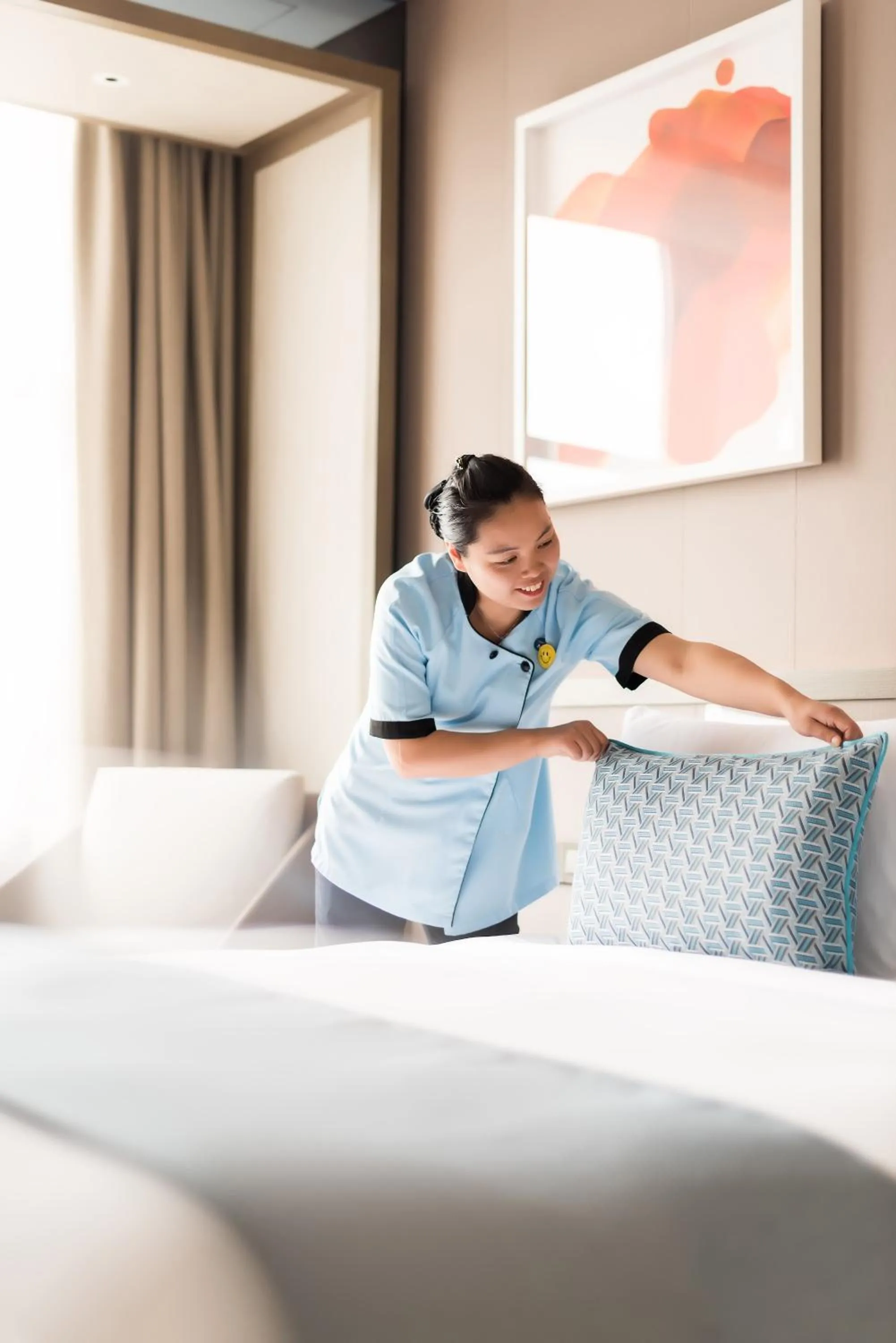 Staff, Bed in Novotel Shanghai Clover