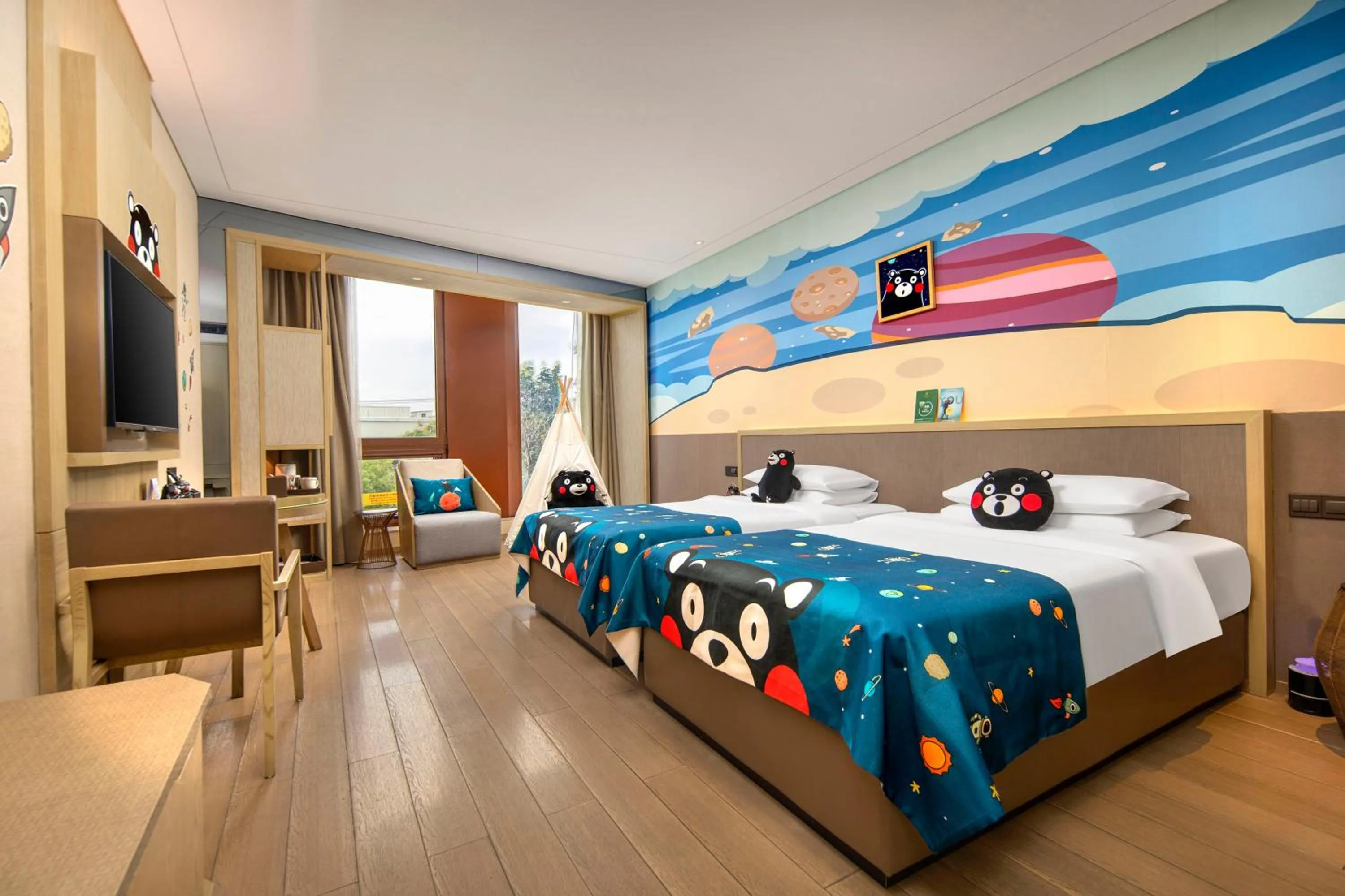 Property building, Bed in Novotel Shanghai Clover