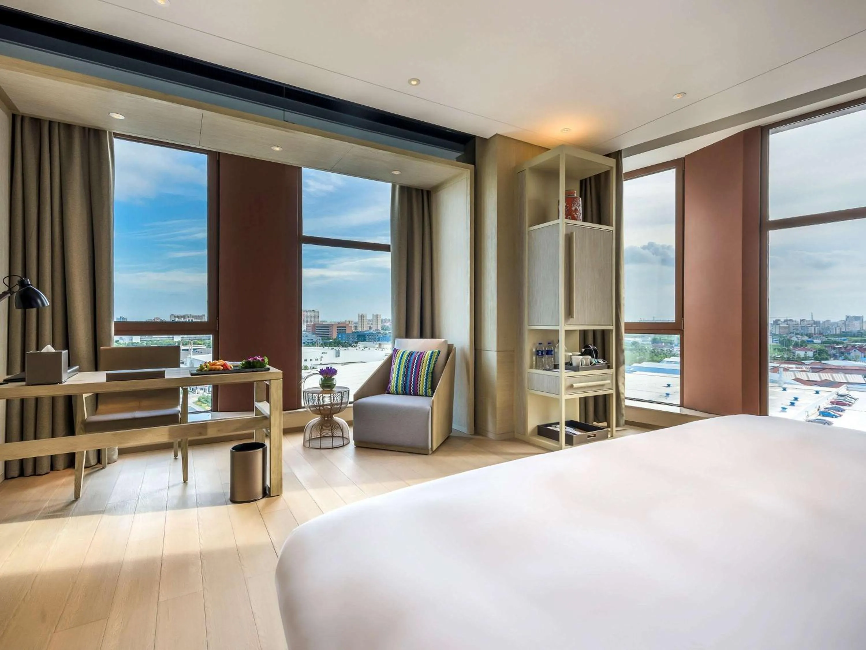 Photo of the whole room, Bed in Novotel Shanghai Clover