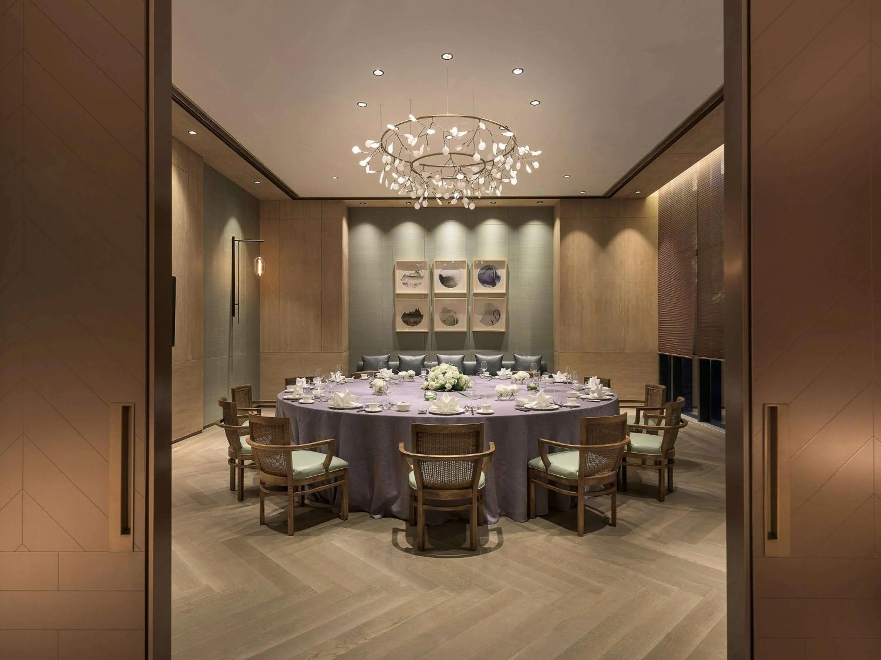 Restaurant/places to eat in Novotel Shanghai Clover