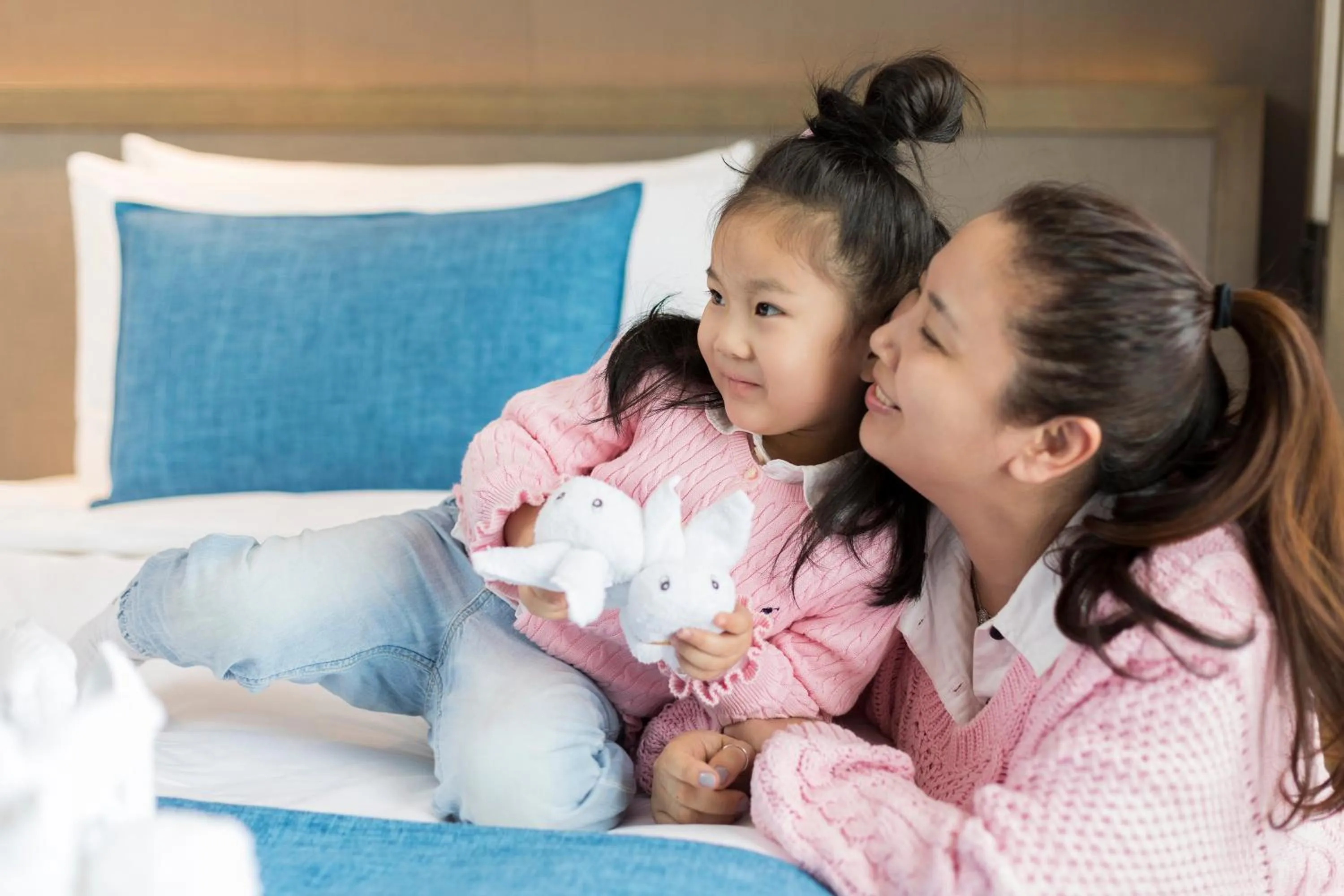 Family, Bed in Novotel Shanghai Clover